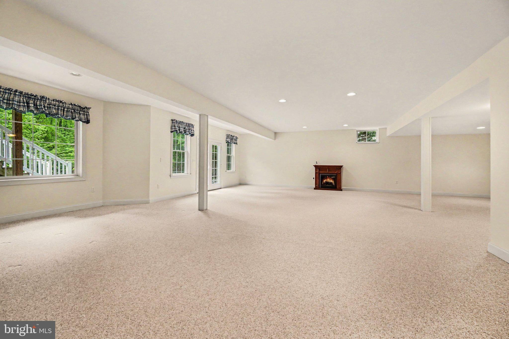 WHITE ROCK ACRES - Residential