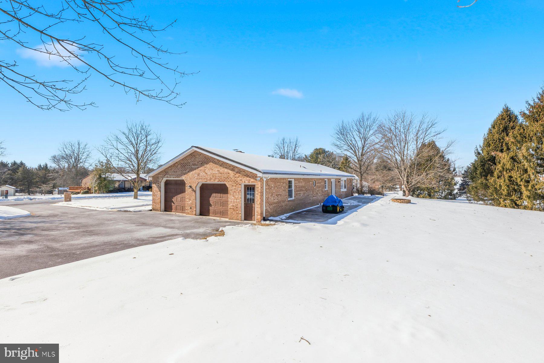 ROCKY SPRING ACRES - Residential