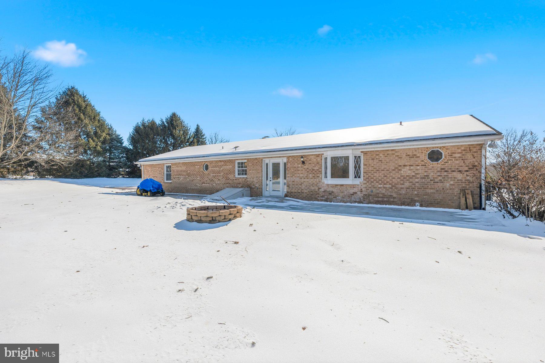 ROCKY SPRING ACRES - Residential