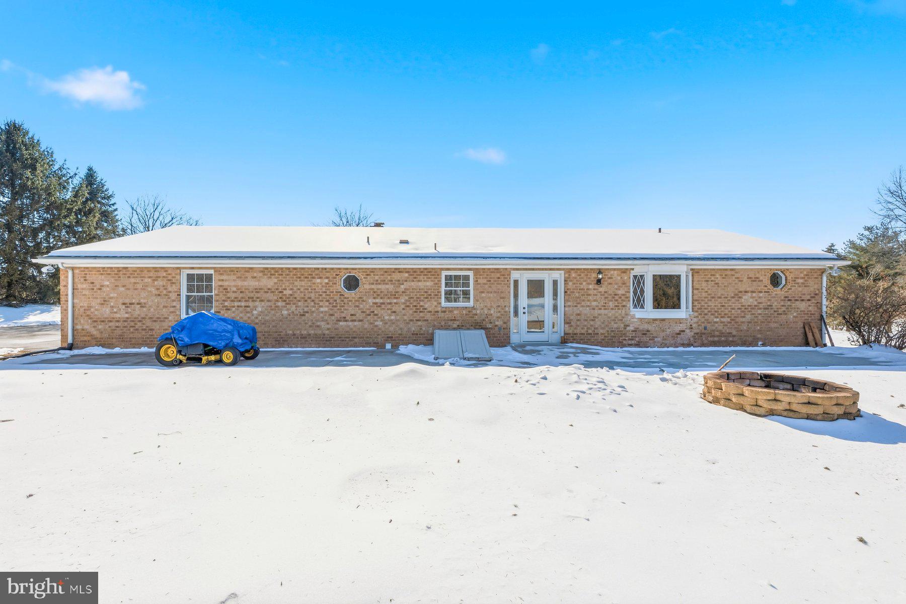 ROCKY SPRING ACRES - Residential