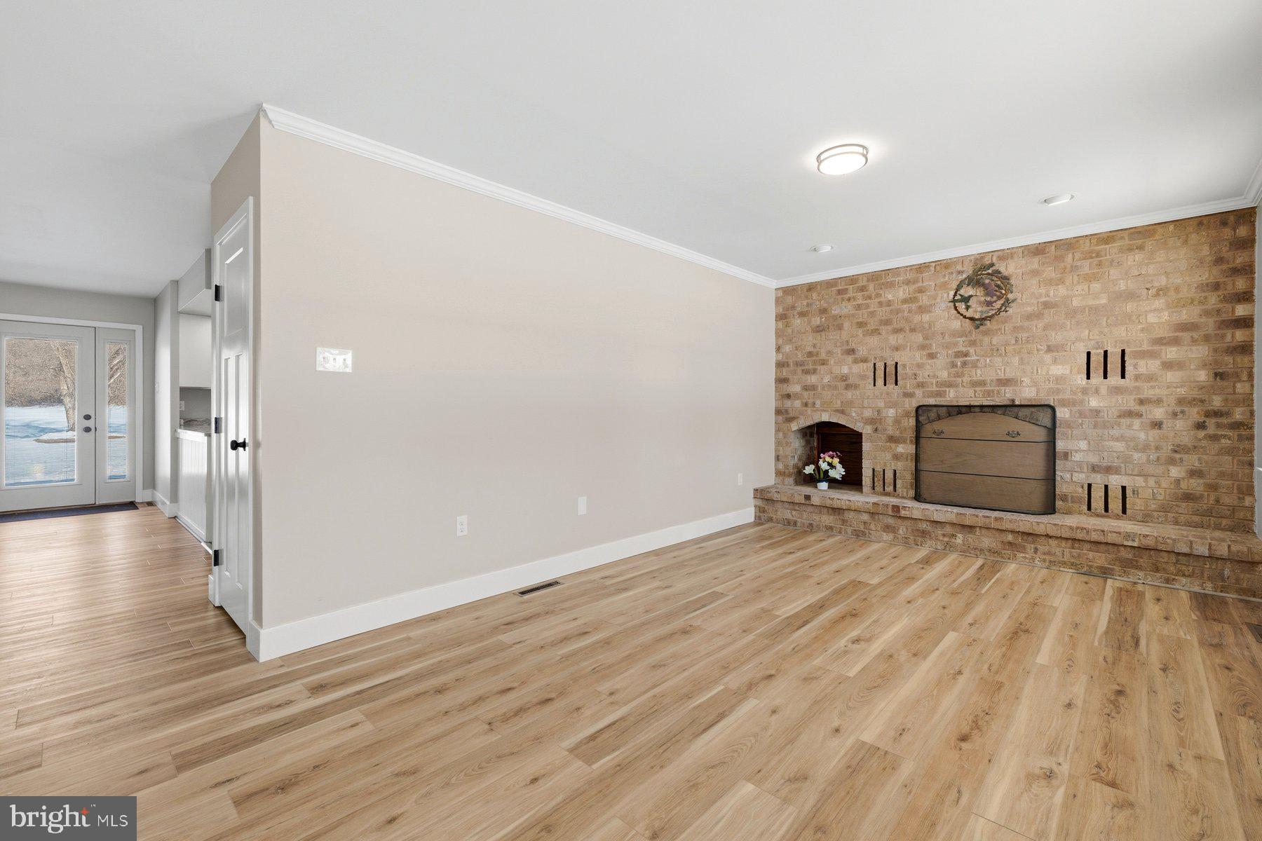 ROCKY SPRING ACRES - Residential