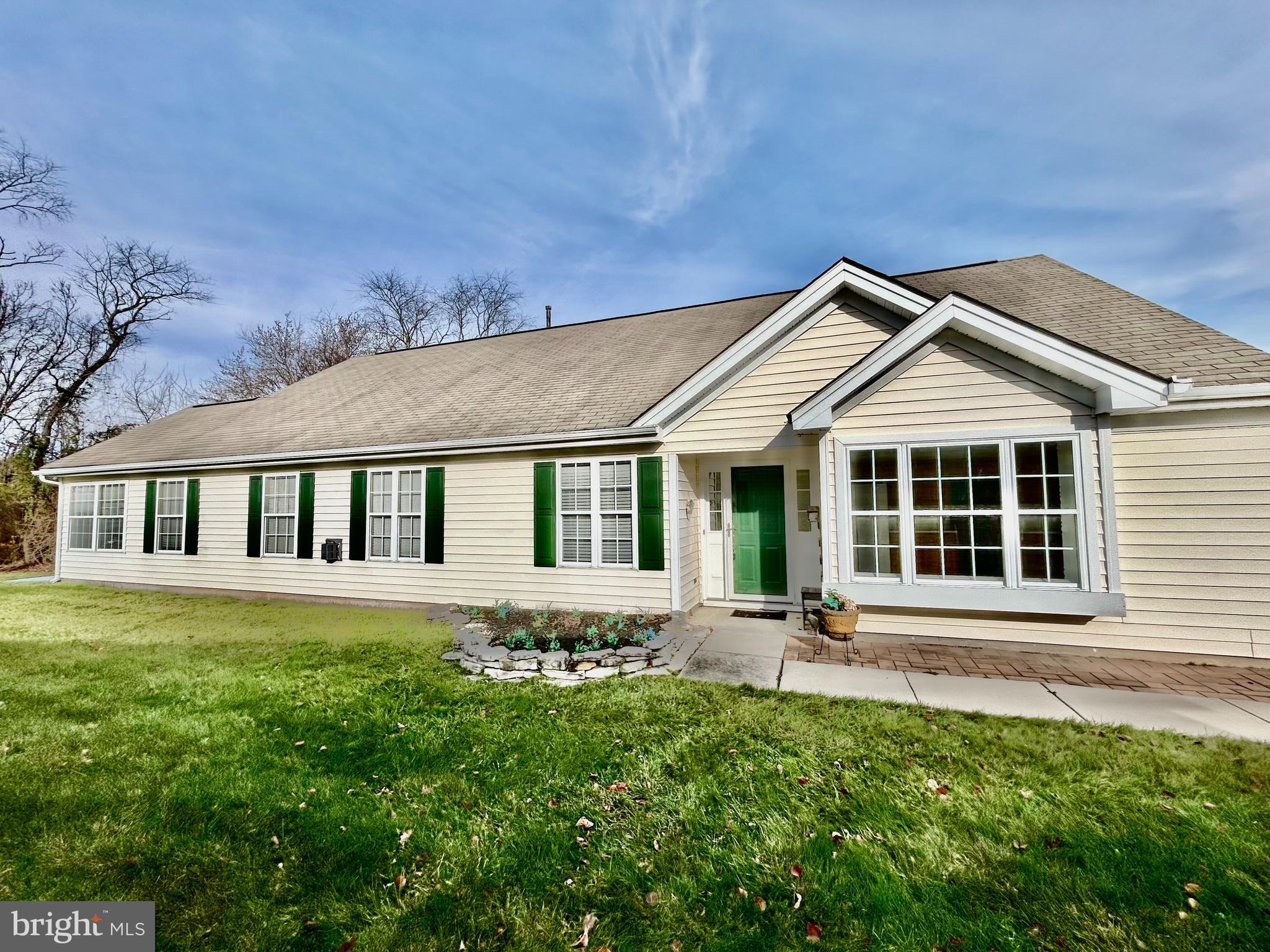 46 MAPLE LEAF CIRCLE