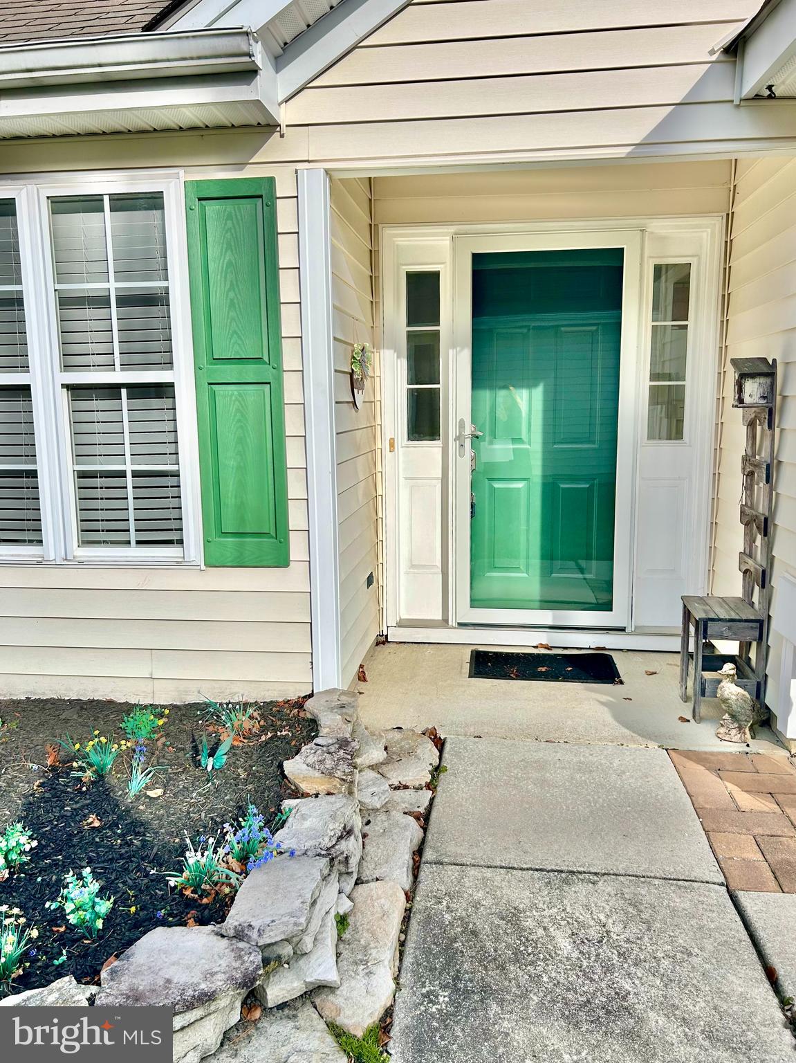 46 MAPLE LEAF CIRCLE