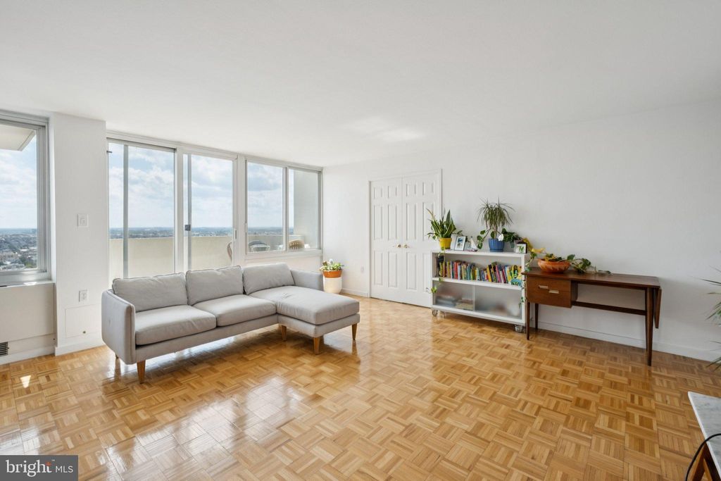 Photo of 604 - 36 S Washington Square #2517, PHILADELPHIA, PA 19106 (MLS # PAPH2534940)