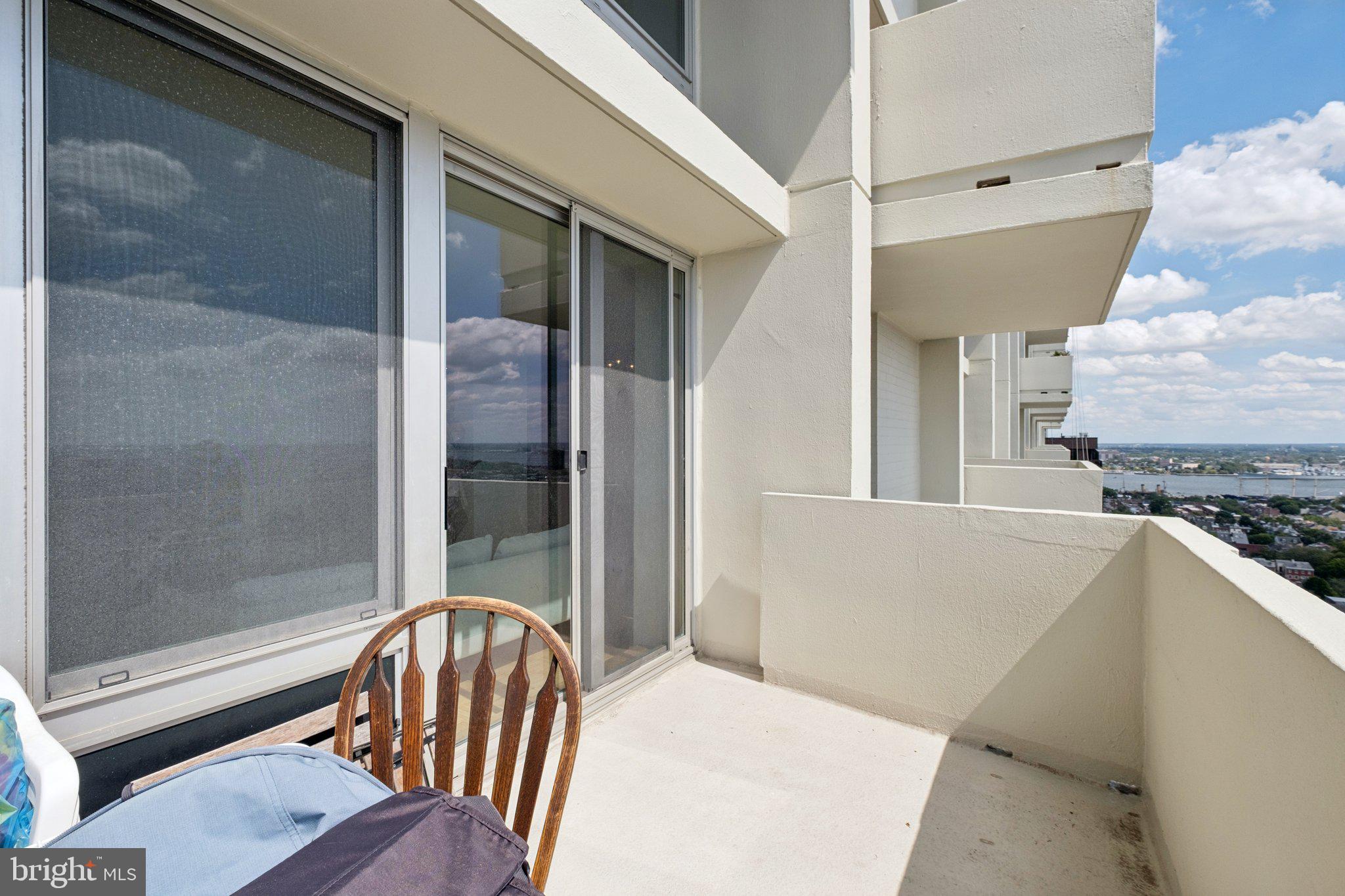 WASHINGTON SQ - Residential