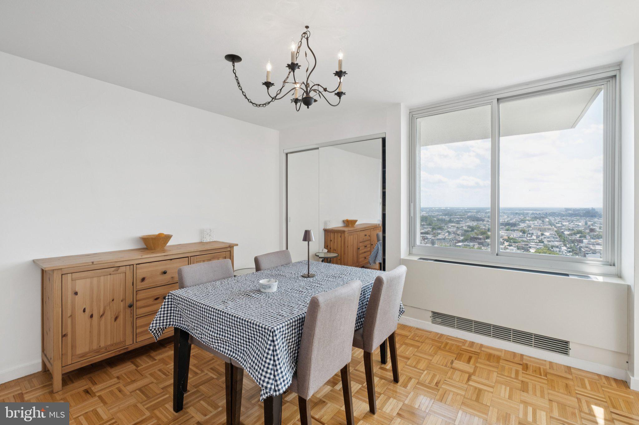 WASHINGTON SQ - Residential