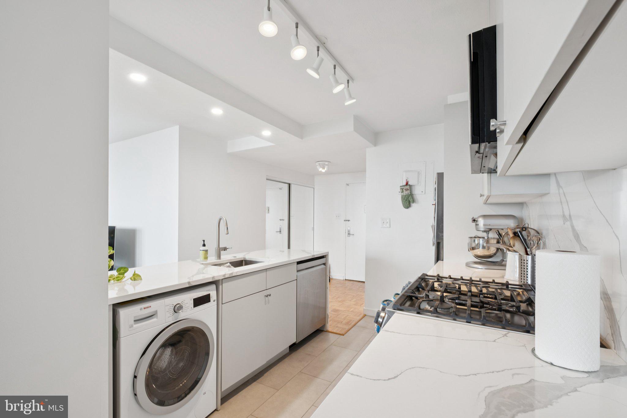 WASHINGTON SQ - Residential