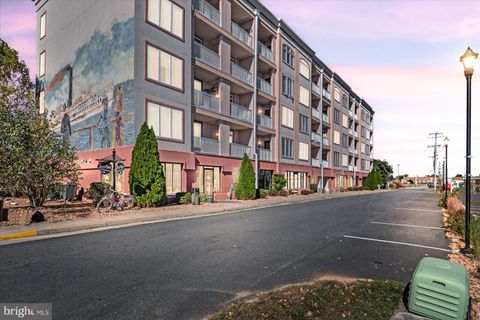 Photo of 100 Taylor Street #101, COLONIAL BEACH, VA 22443 (MLS # VAWE2010020) Photo of 100 Taylor Street #101, COLONIAL BEACH, VA 22443 (MLS # VAWE2010020)