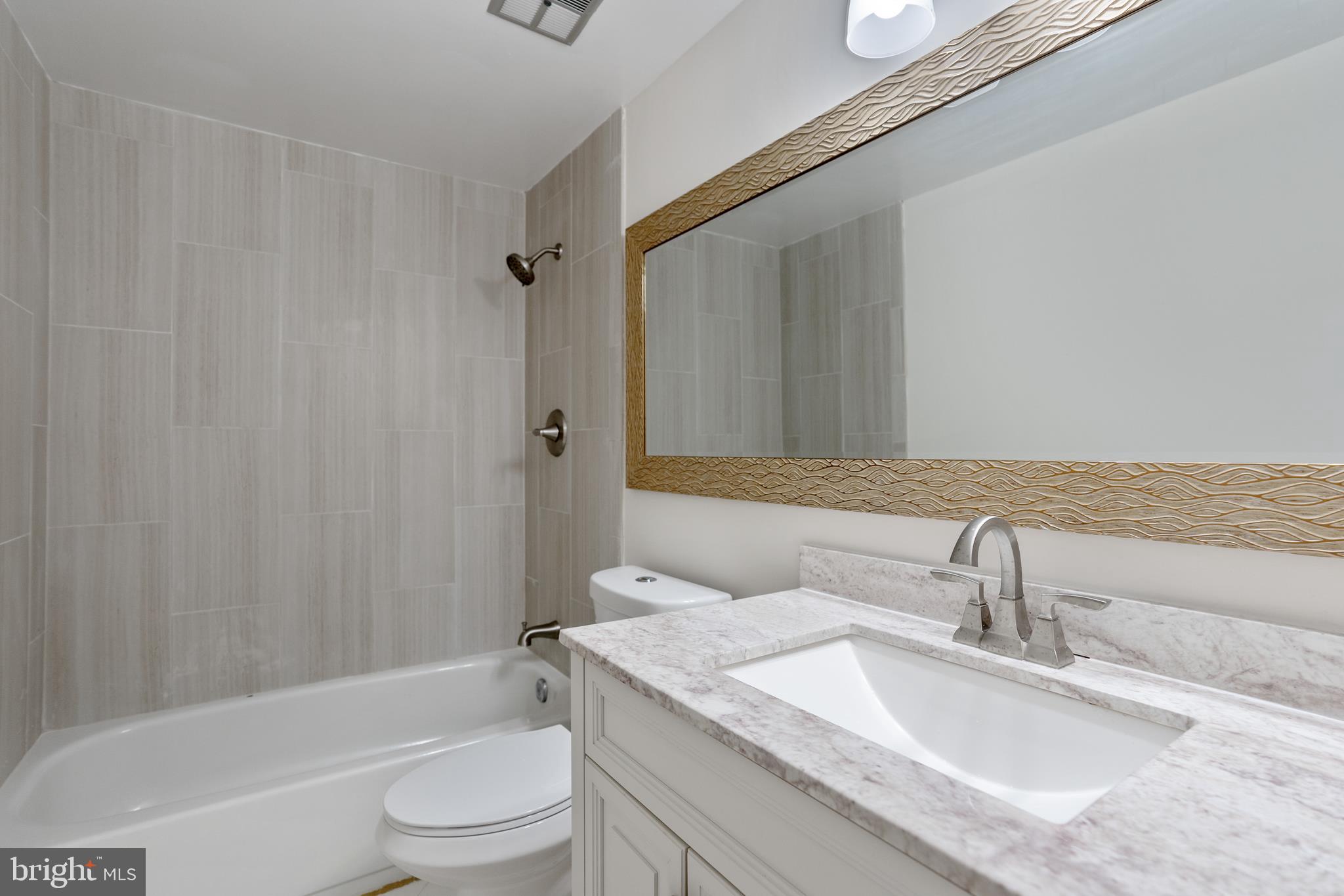 COLCHESTER HUNT - Residential