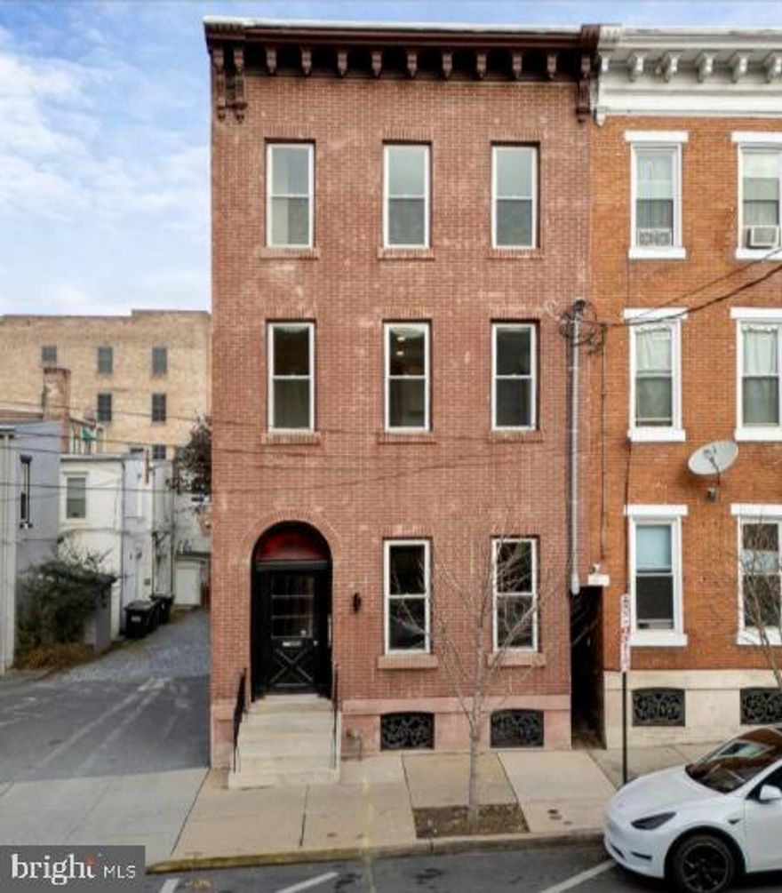 Downtown Lancaster City – Modern 2 Bedroom Apartment for Rent! Move right into this fully updated 2 bedroom, 1 bathroom apartment in the heart of Lancaster City! Featuring luxury vinyl plank flooring, a sleek white kitchen with granite countertops and stainless steel appliances, plus an upgraded bathroom with tiled shower and floors. Enjoy year-round comfort with central A/C, natural gas heat, and modern ceiling fans. Details like brand-new doors with black hardware add a stylish touch. Like-new condition in a prime location—steps from all the shops, dining, and entertainment downtown has to offer. 📞 Don’t wait—call today to schedule your showing!