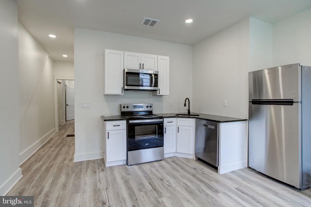 Photo of 11 E Walnut Street, LANCASTER, PA 17602 (MLS # PALA2076886)