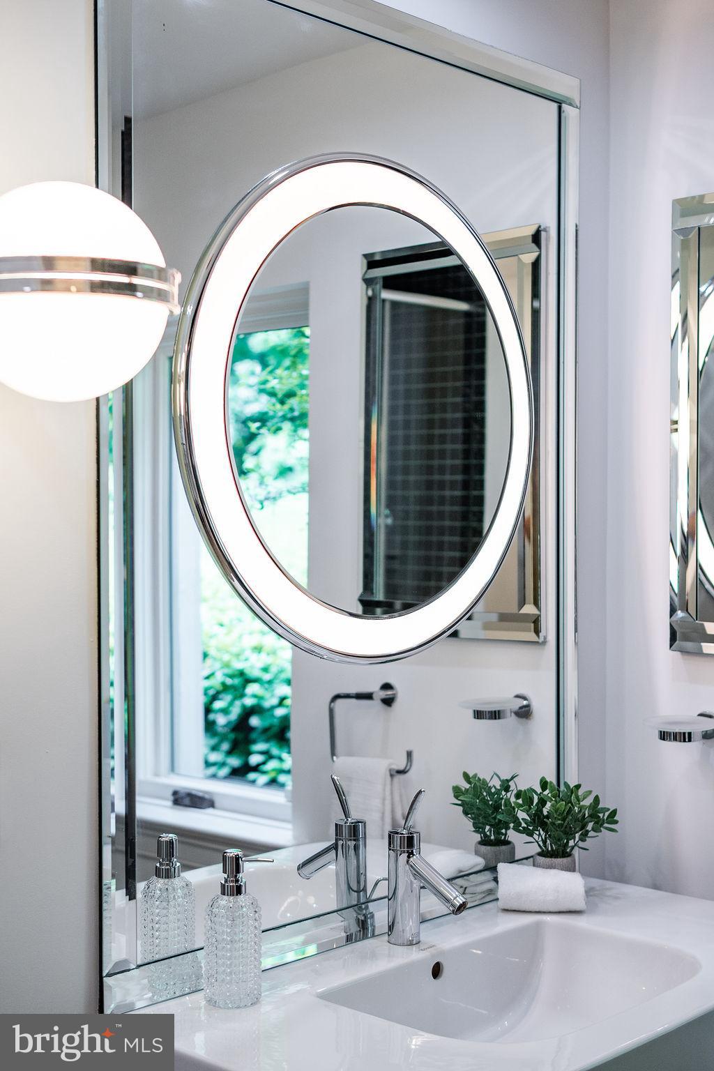 SEVEN OAKS - Residential