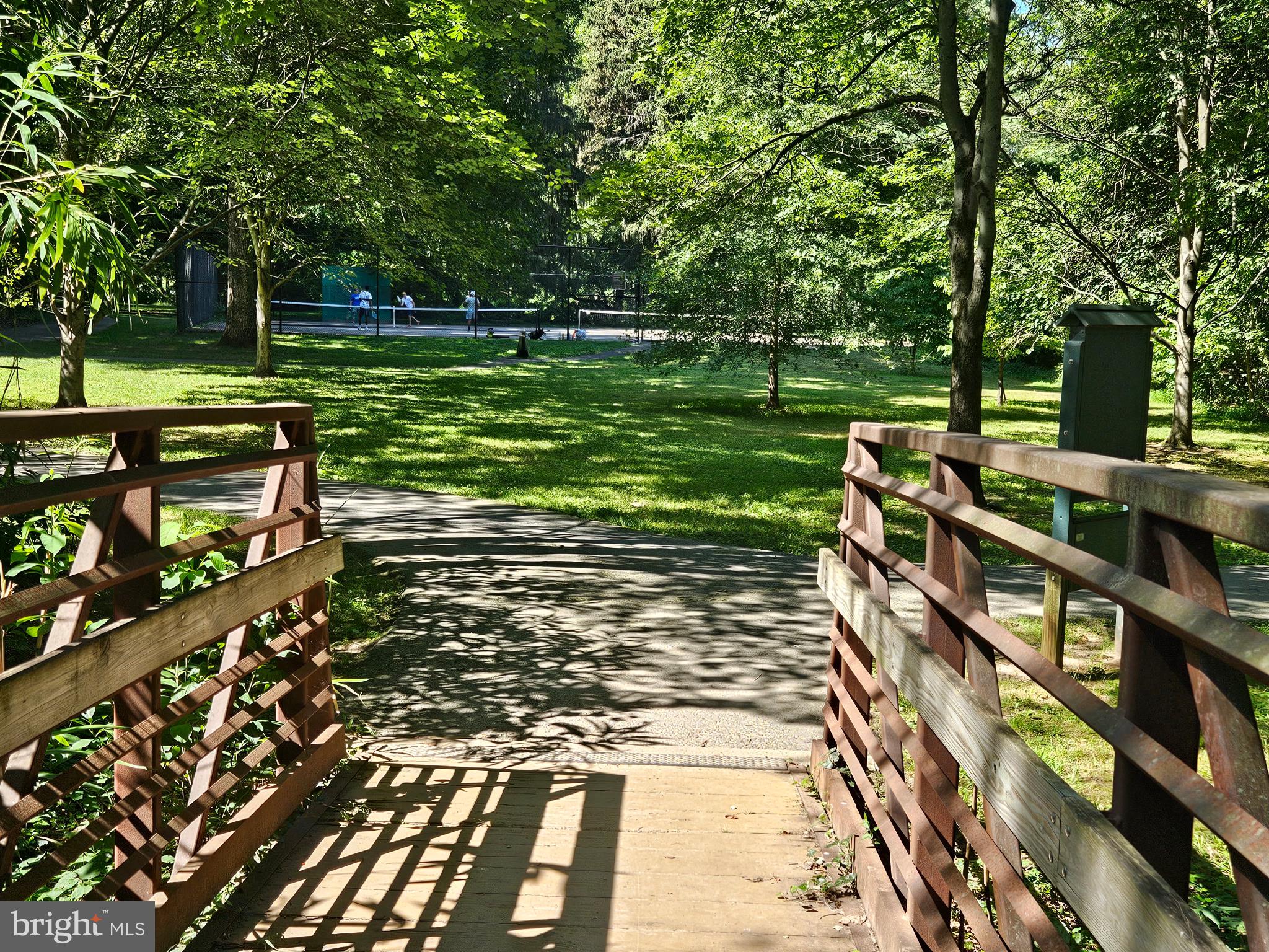 SEVEN OAKS - Residential