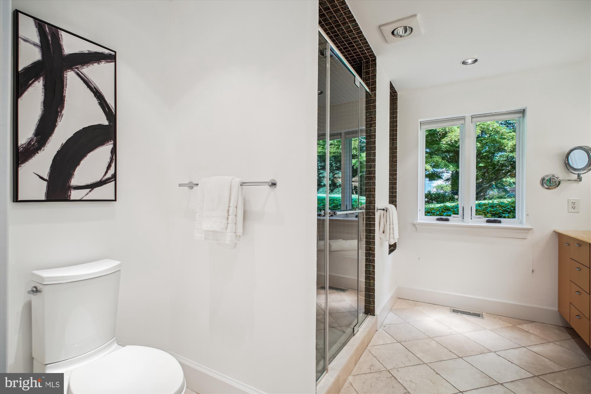 SEVEN OAKS - Residential