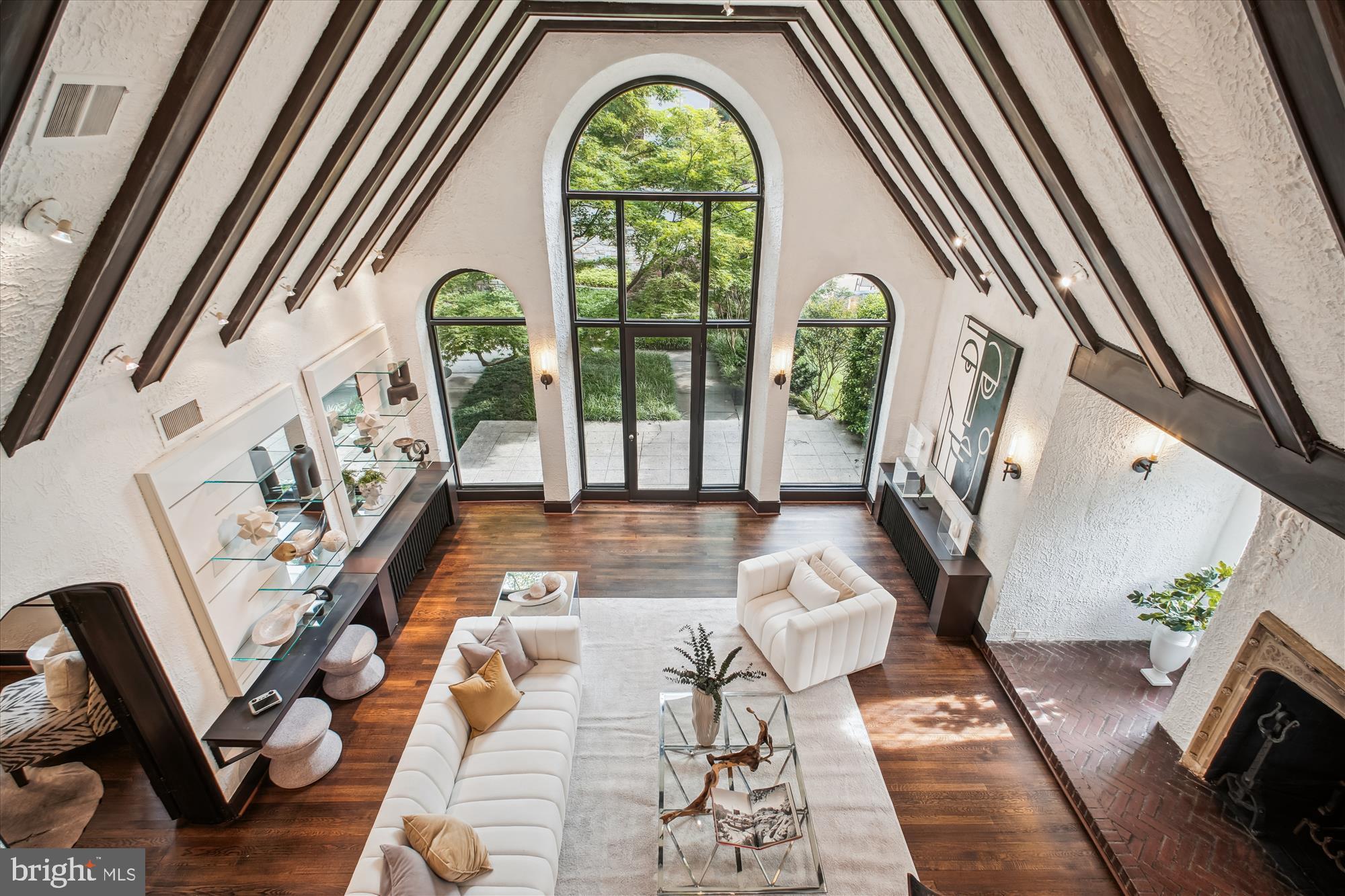 SEVEN OAKS - Residential