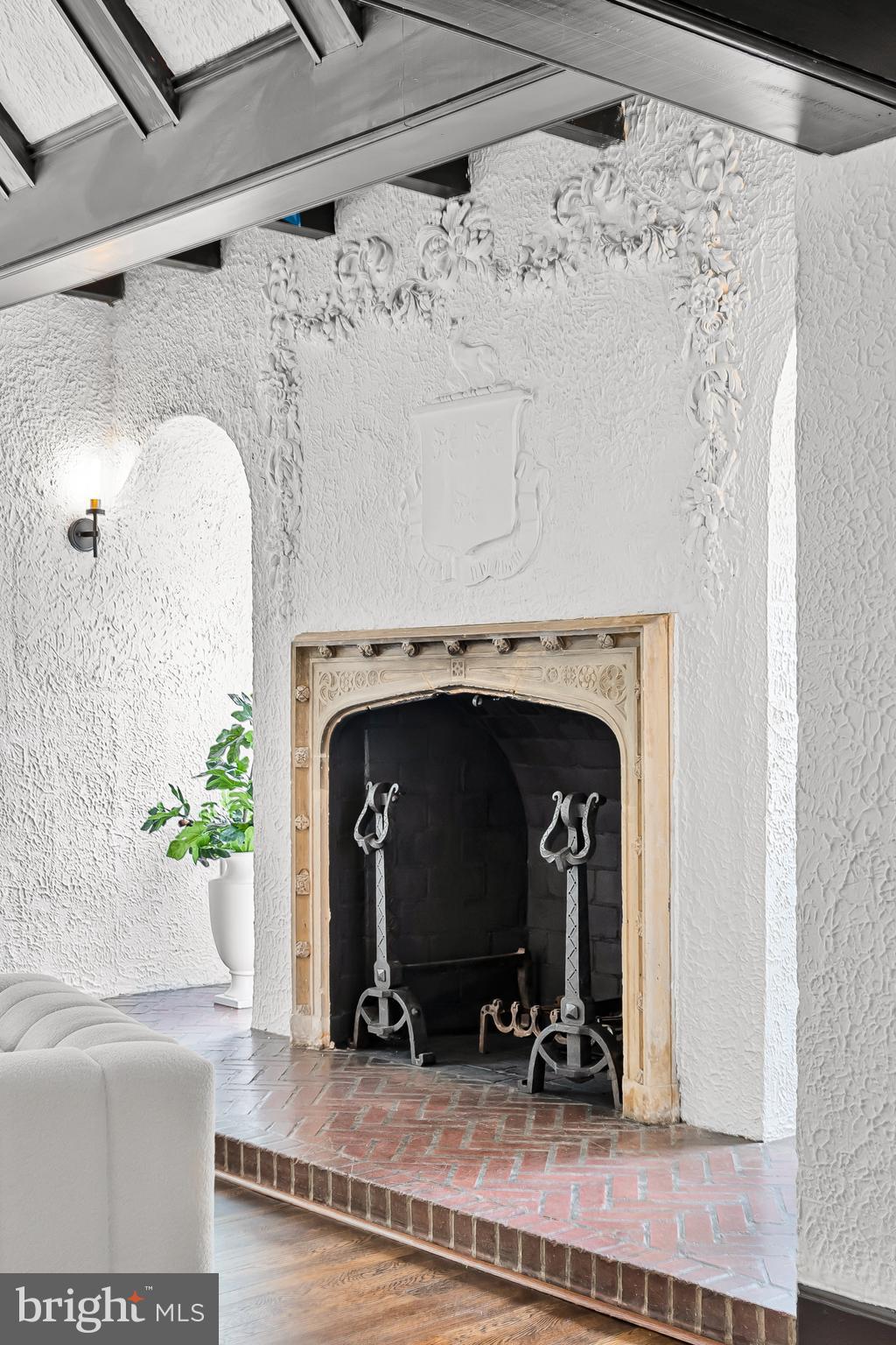 SEVEN OAKS - Residential