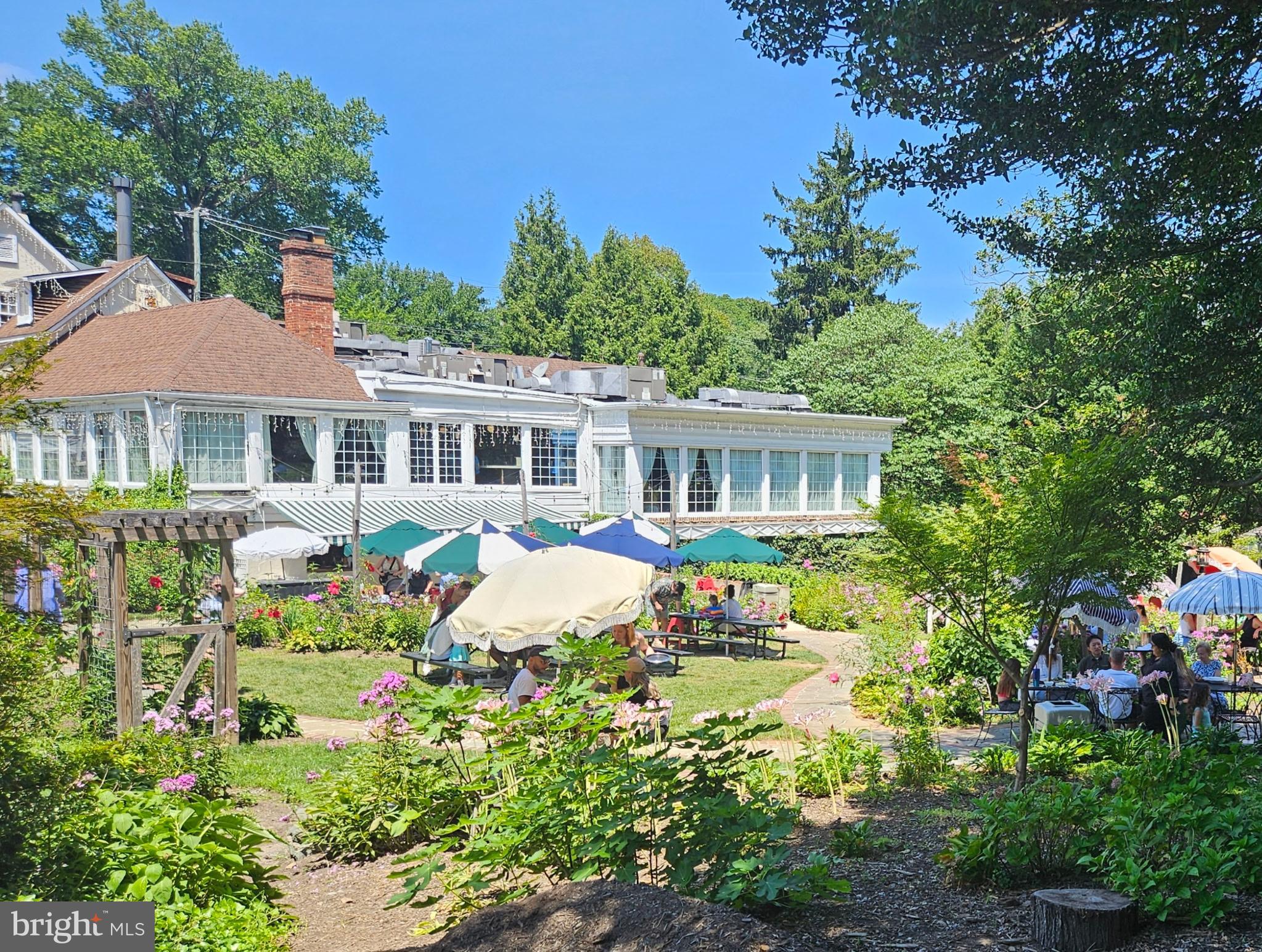 SEVEN OAKS - Residential