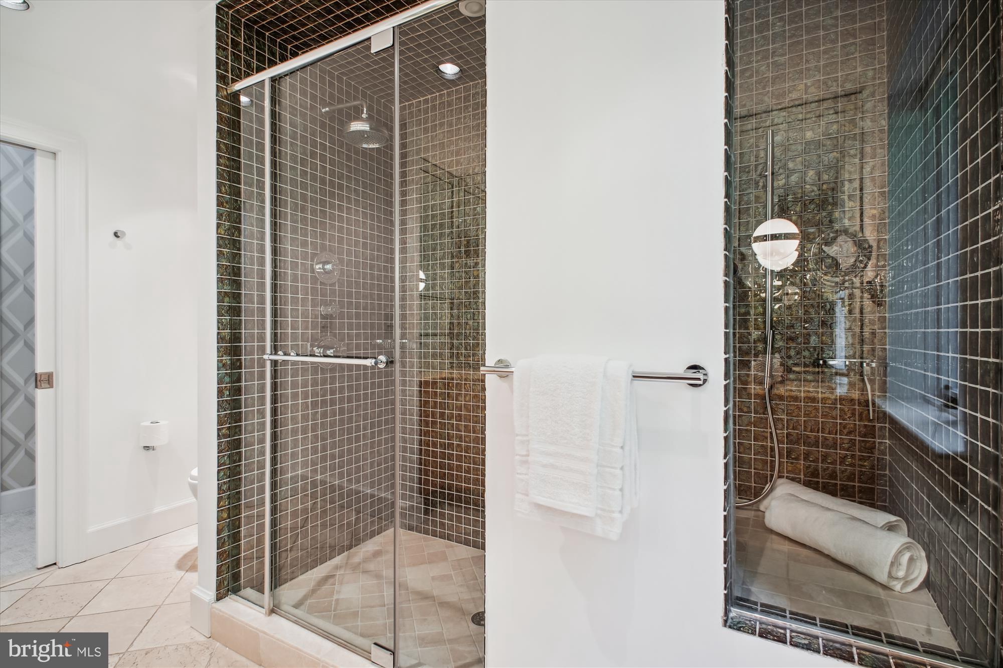 SEVEN OAKS - Residential