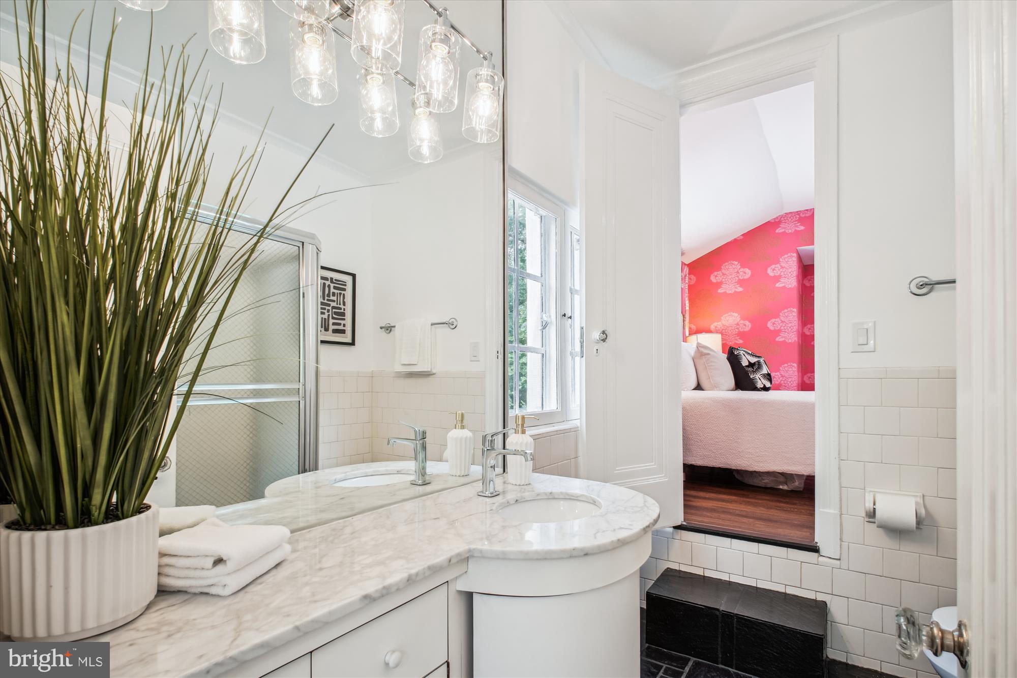 SEVEN OAKS - Residential