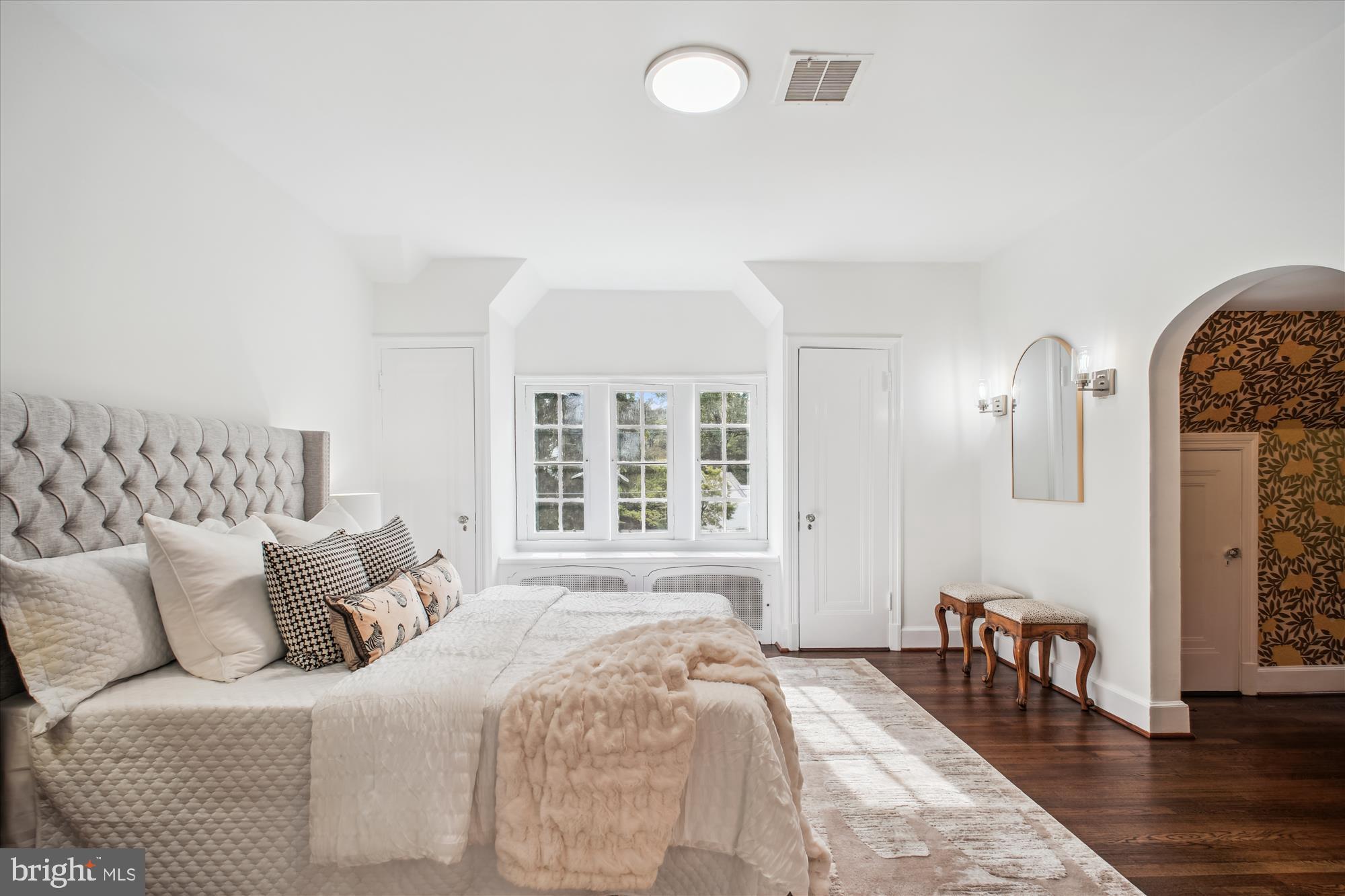 SEVEN OAKS - Residential