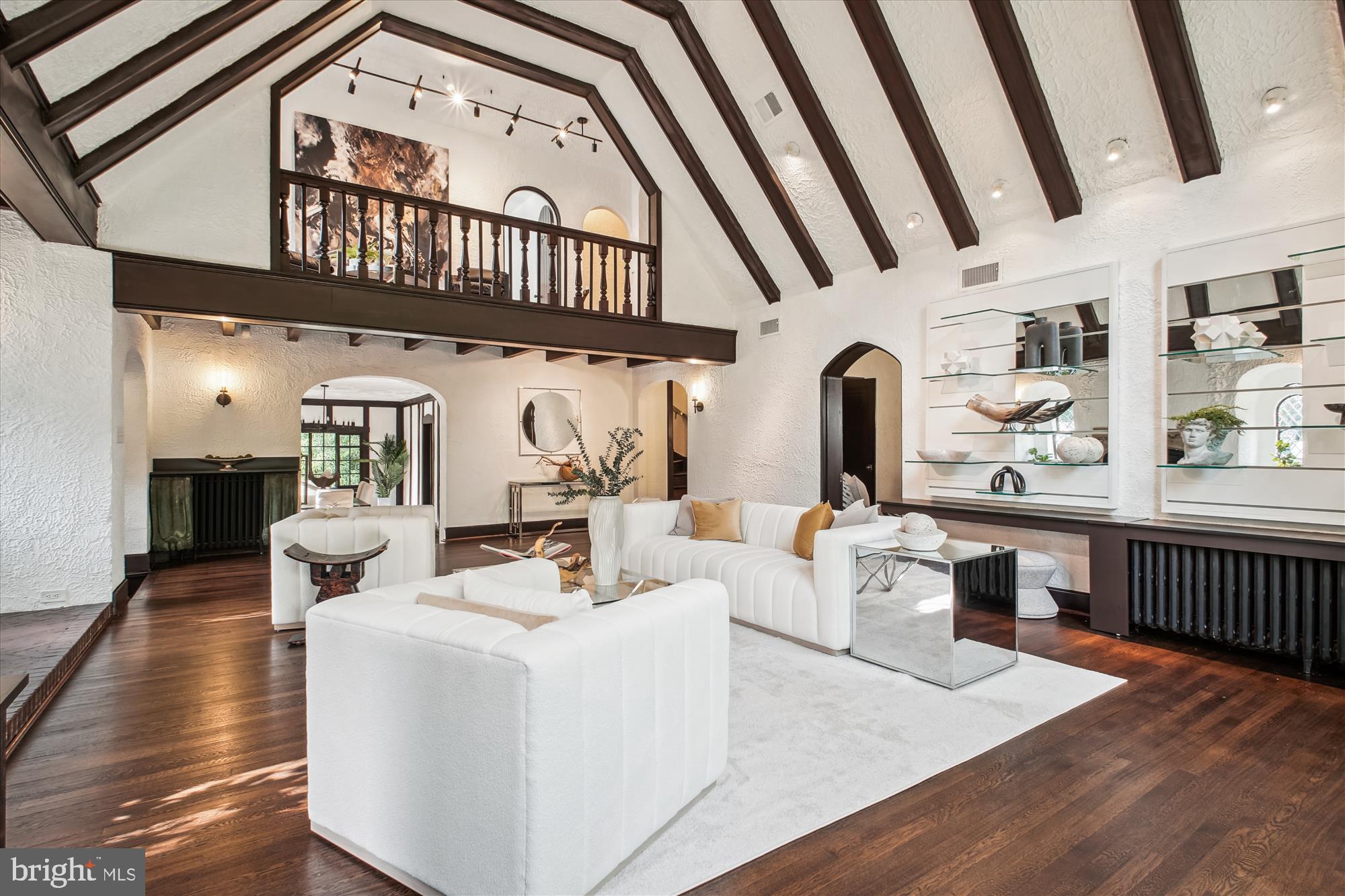 SEVEN OAKS - Residential