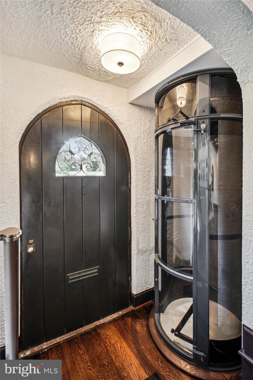 SEVEN OAKS - Residential