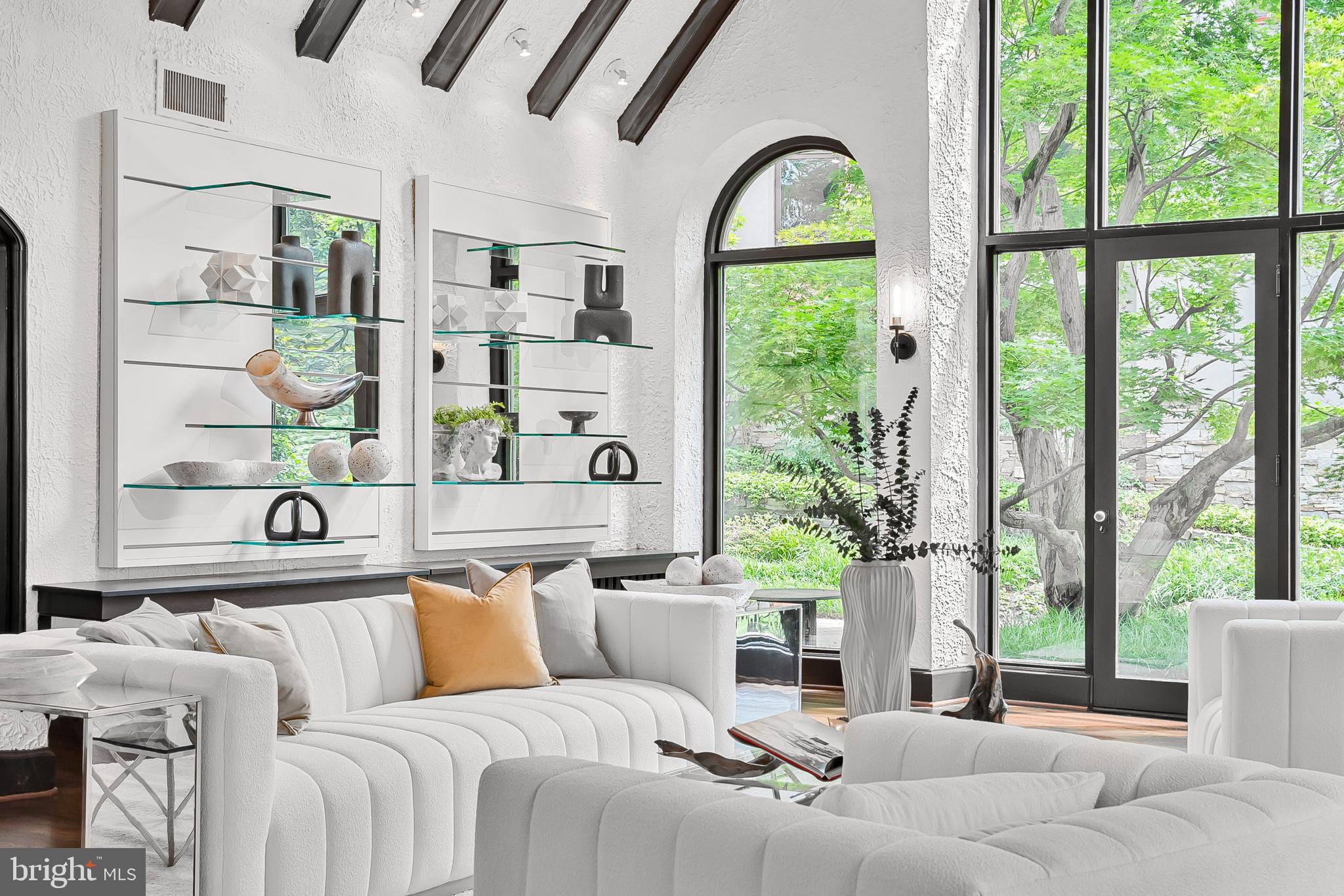 SEVEN OAKS - Residential