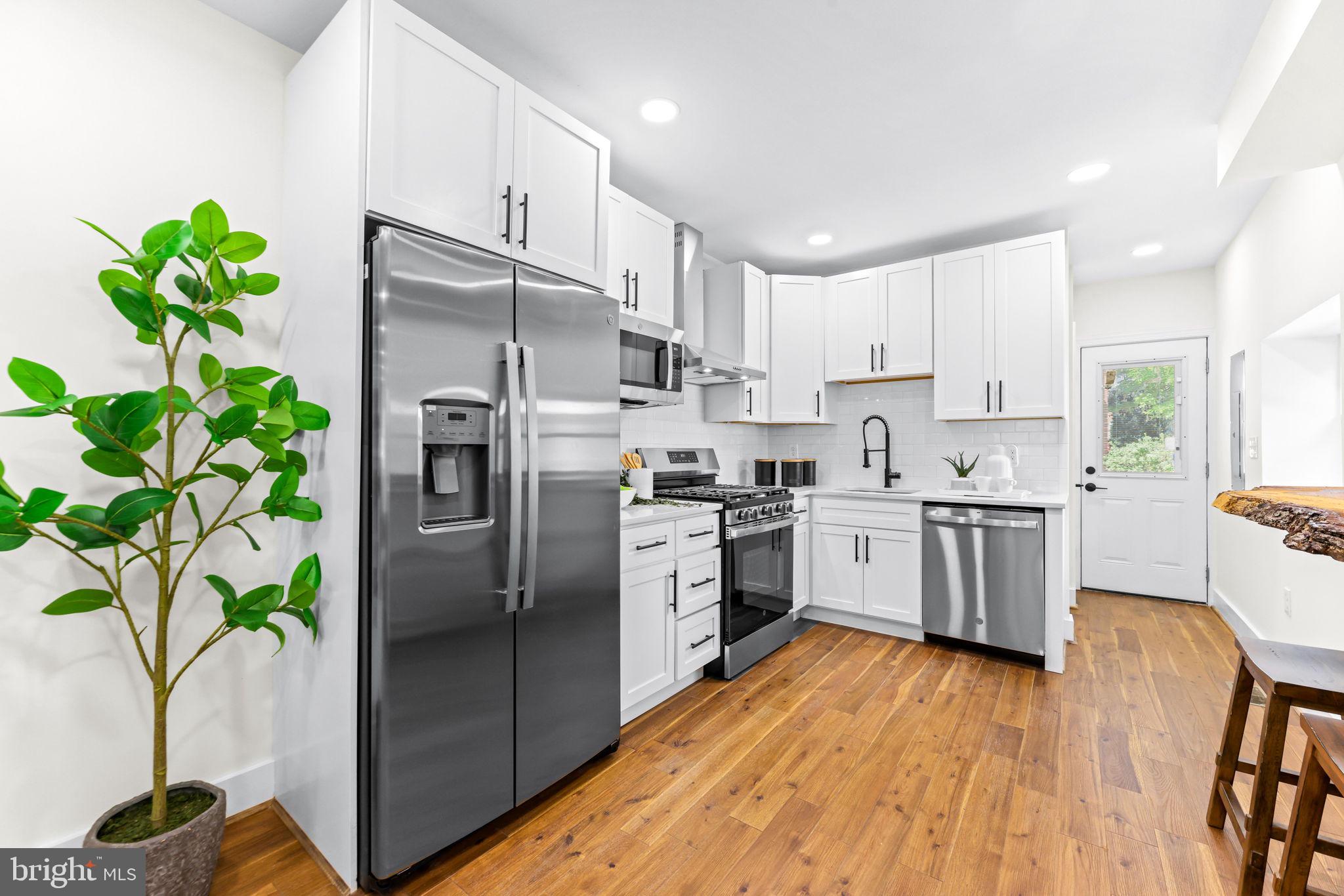 RIVERSIDE - Residential