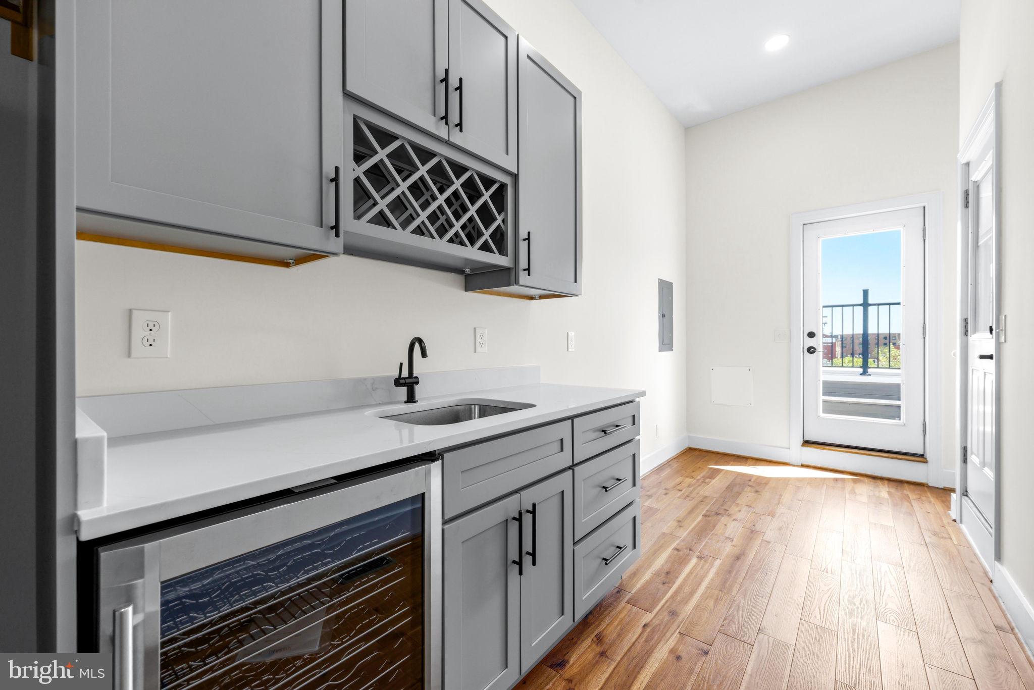 RIVERSIDE - Residential