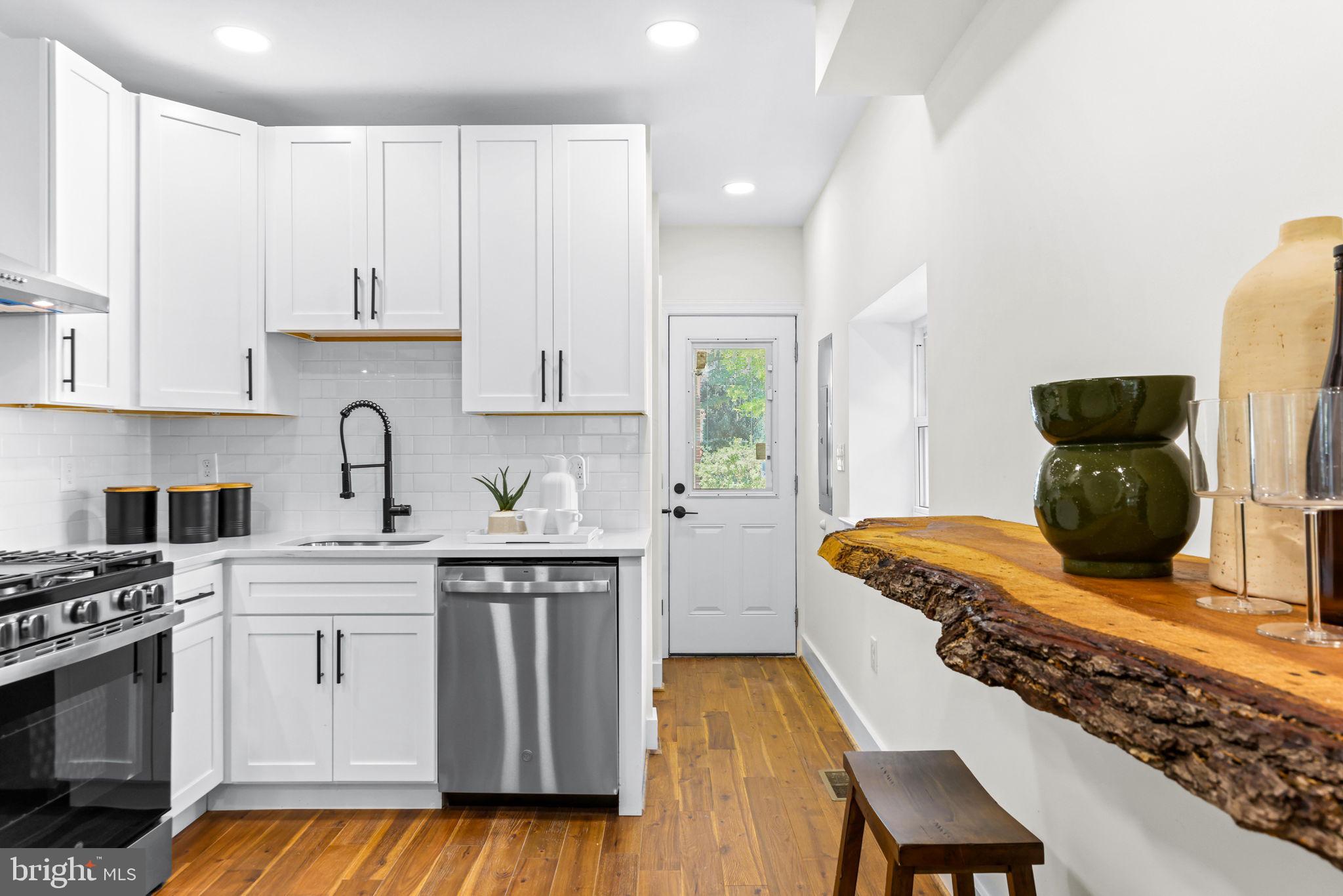 RIVERSIDE - Residential