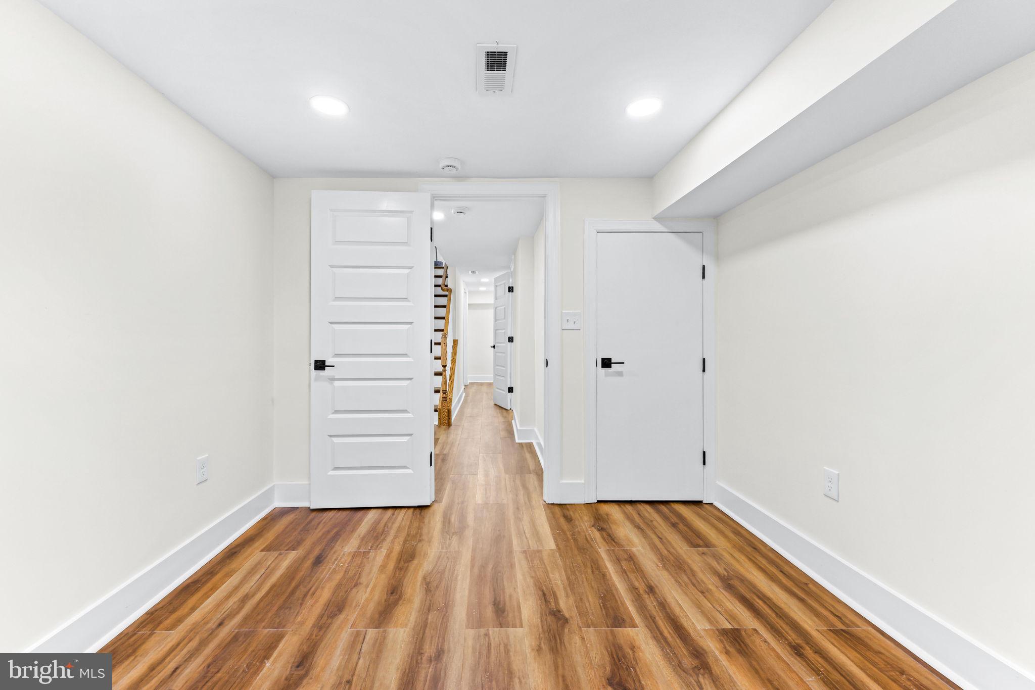 RIVERSIDE - Residential