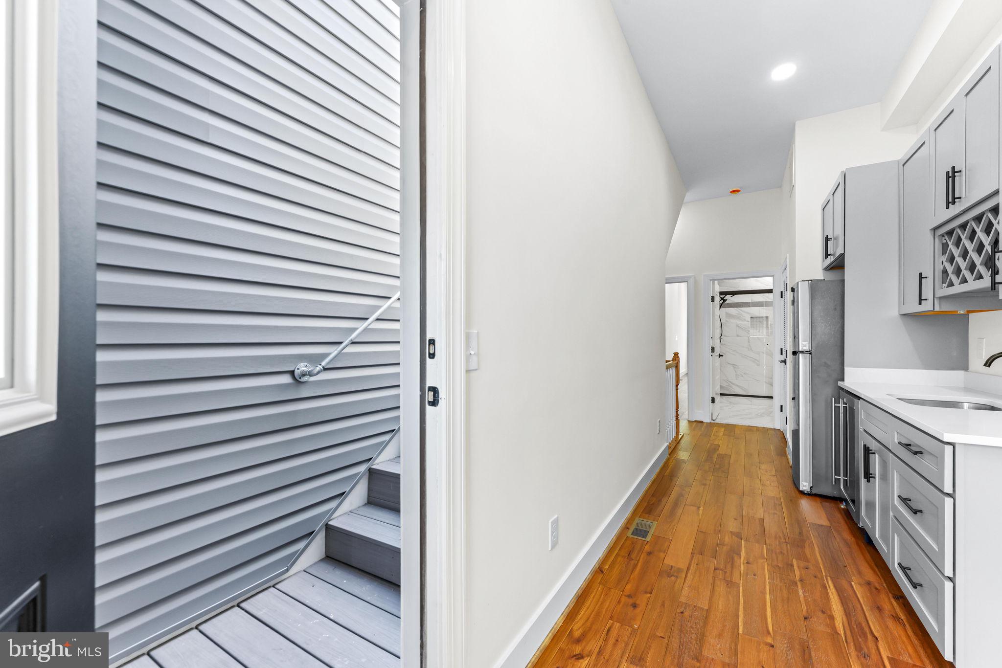 RIVERSIDE - Residential