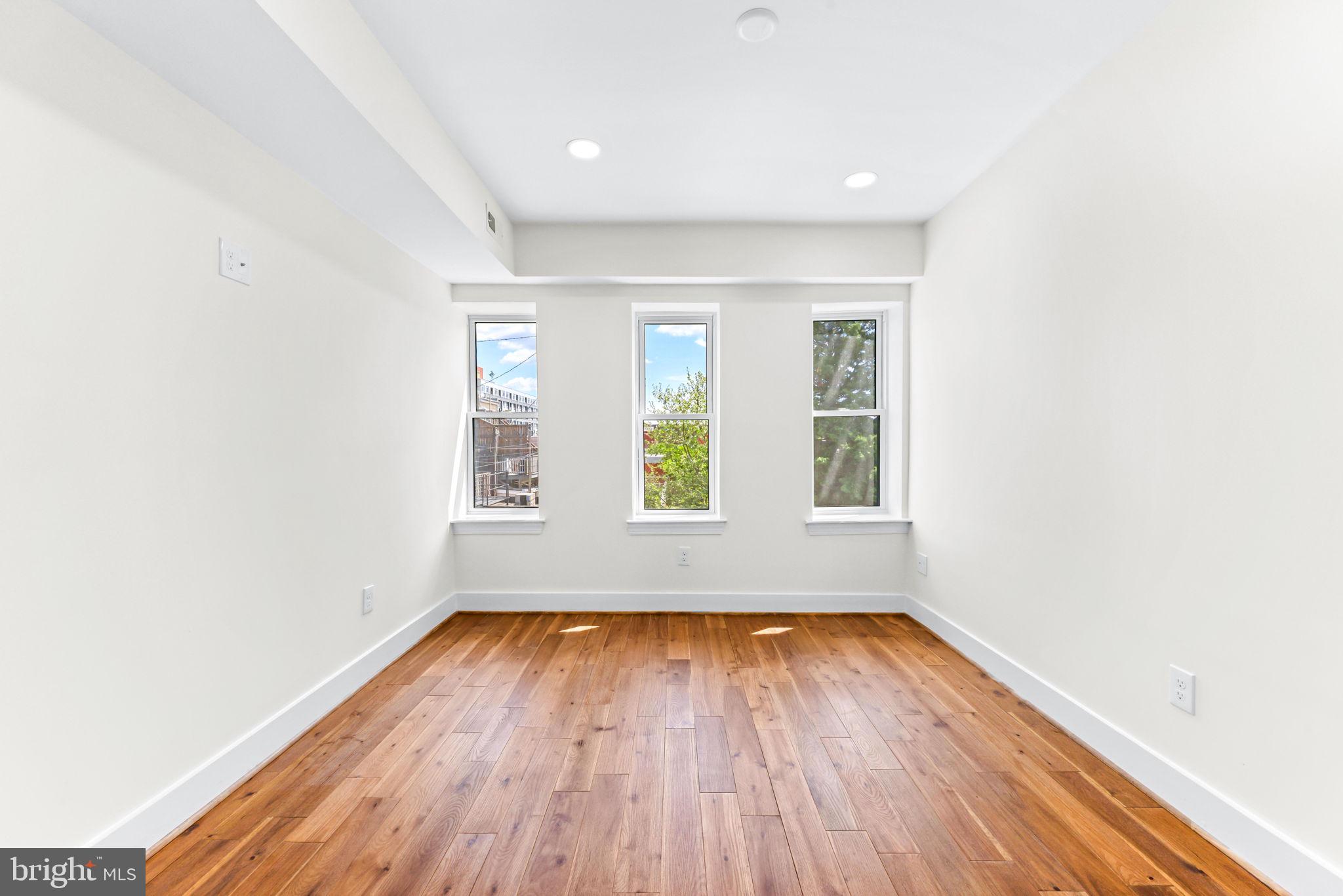 RIVERSIDE - Residential