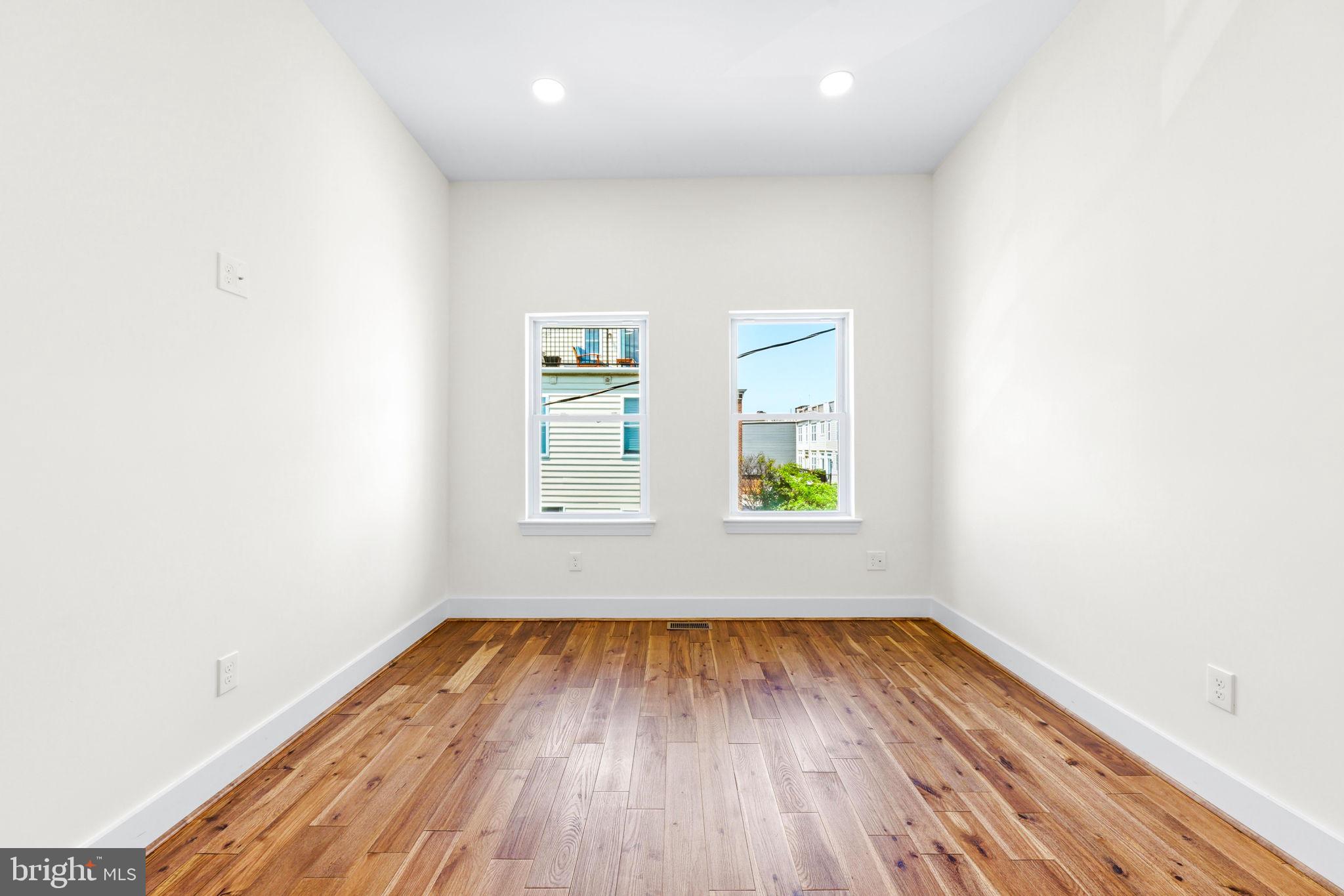 RIVERSIDE - Residential