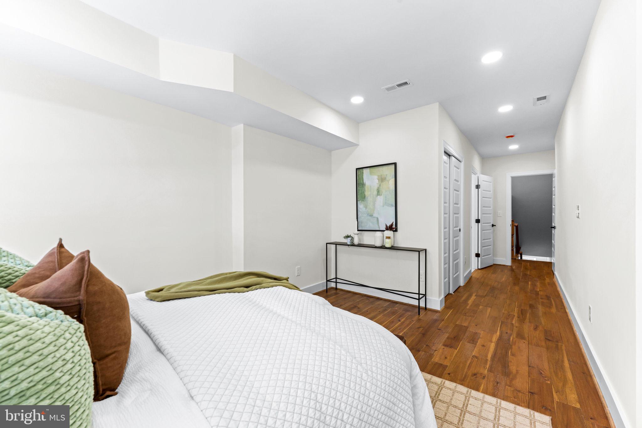 RIVERSIDE - Residential