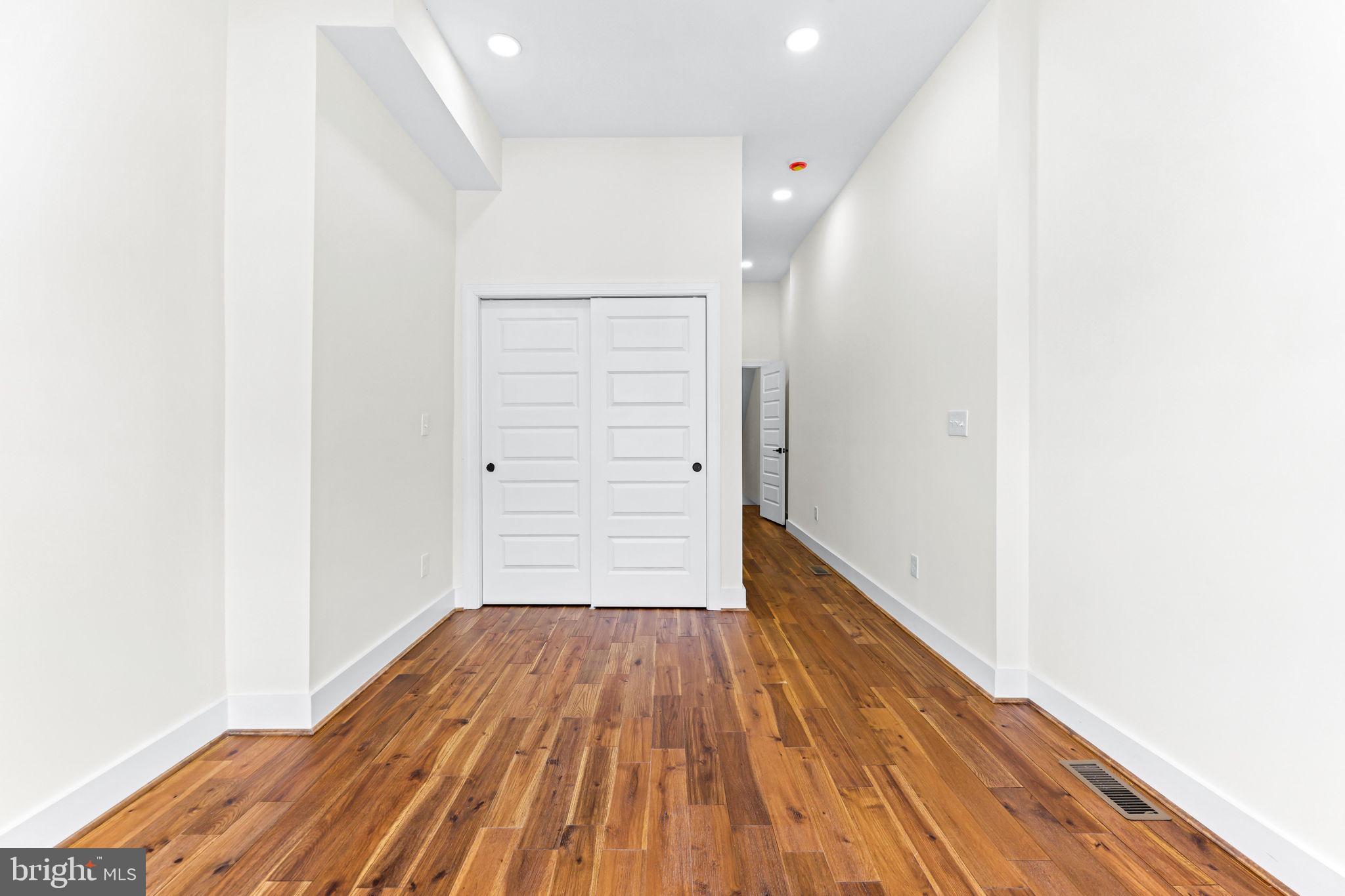 RIVERSIDE - Residential