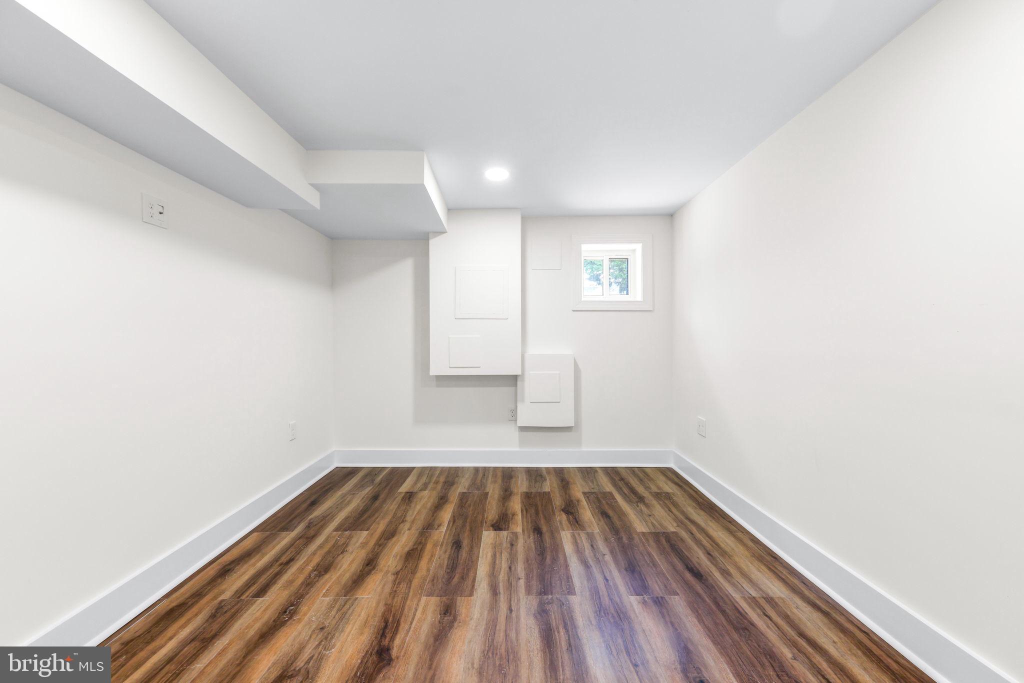 RIVERSIDE - Residential