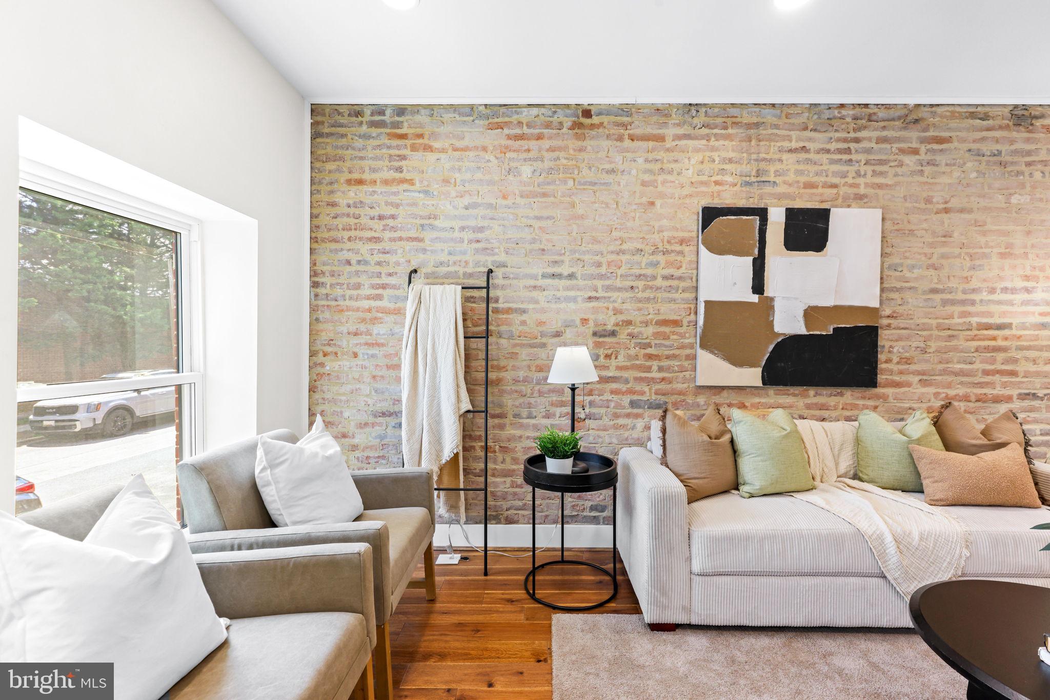 RIVERSIDE - Residential