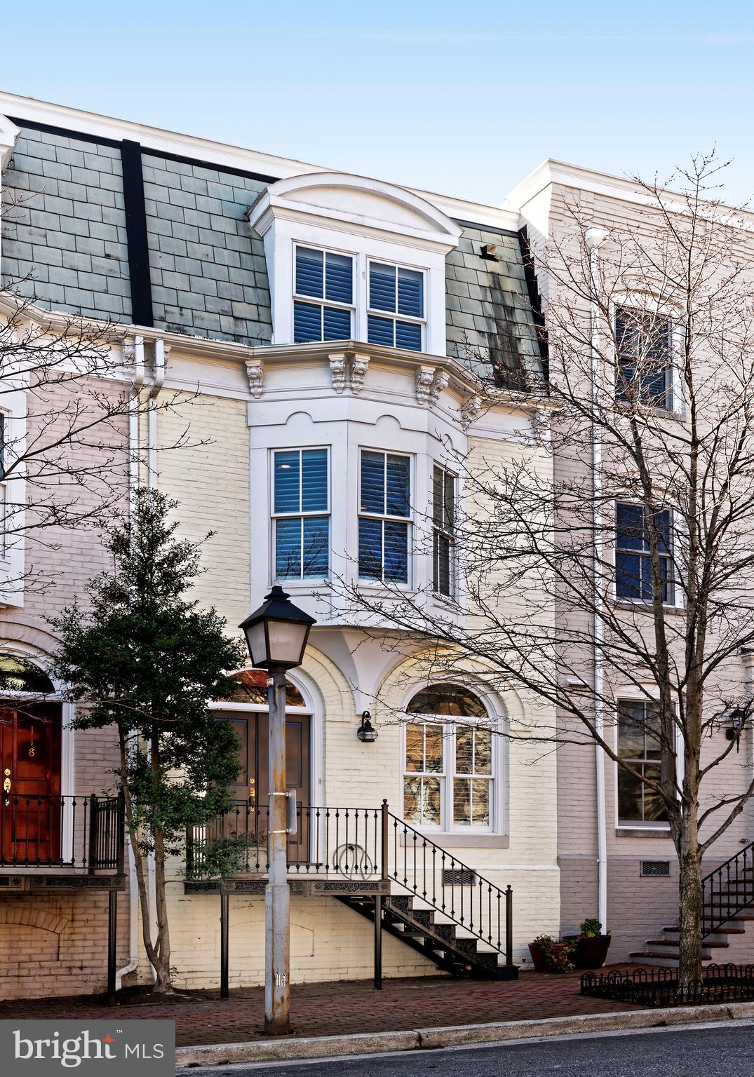 QUEENS ROW - Residential