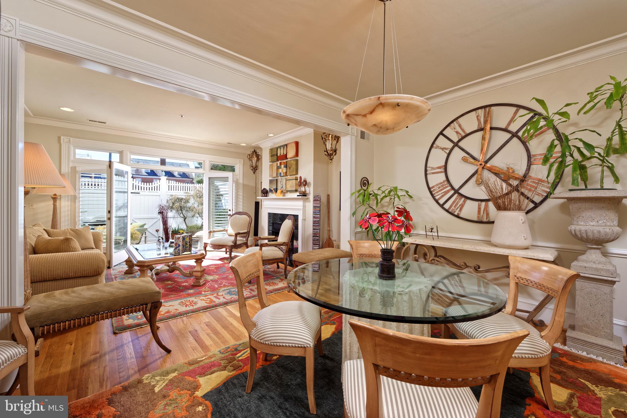 QUEENS ROW - Residential