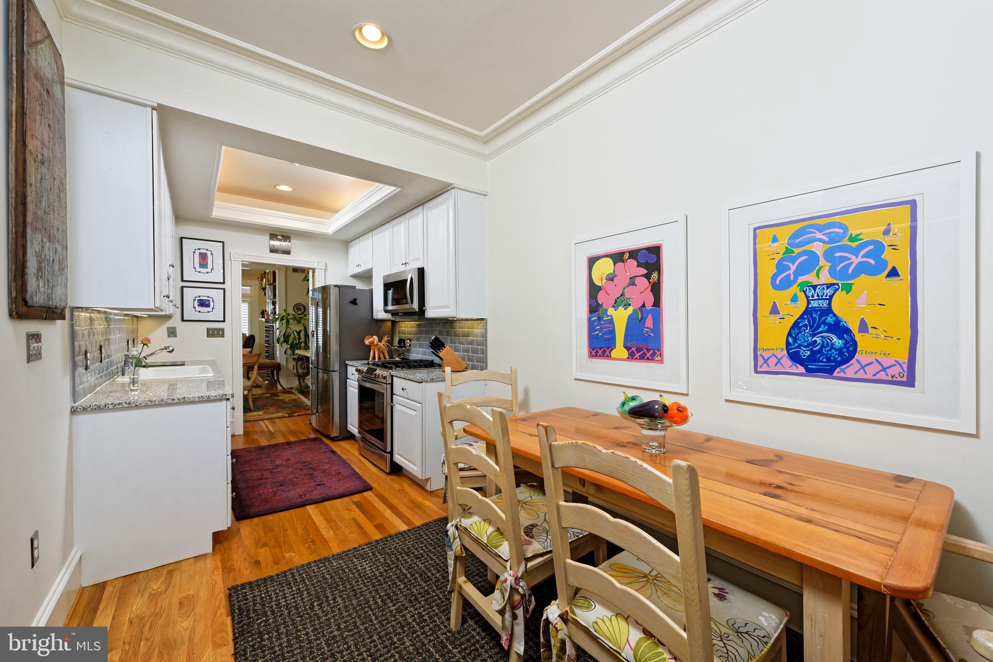 QUEENS ROW - Residential