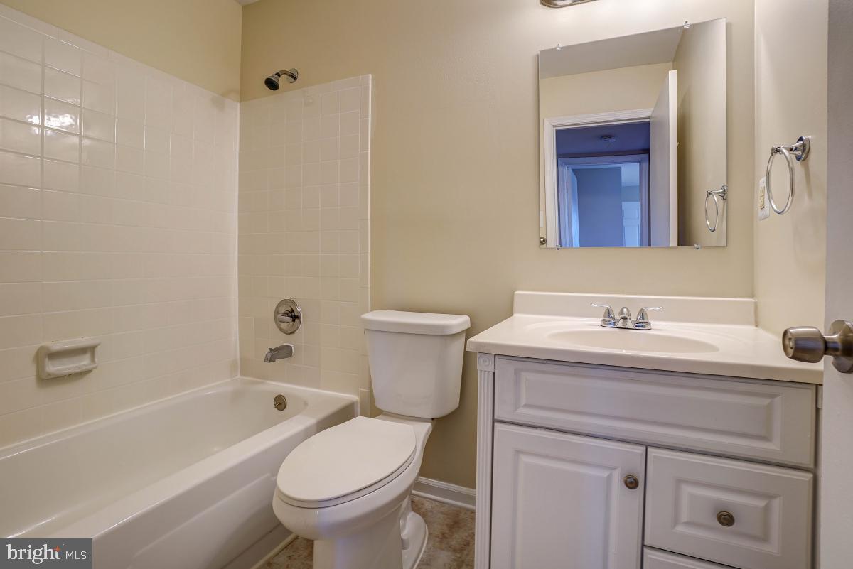 STERLING  PARK - Residential Lease