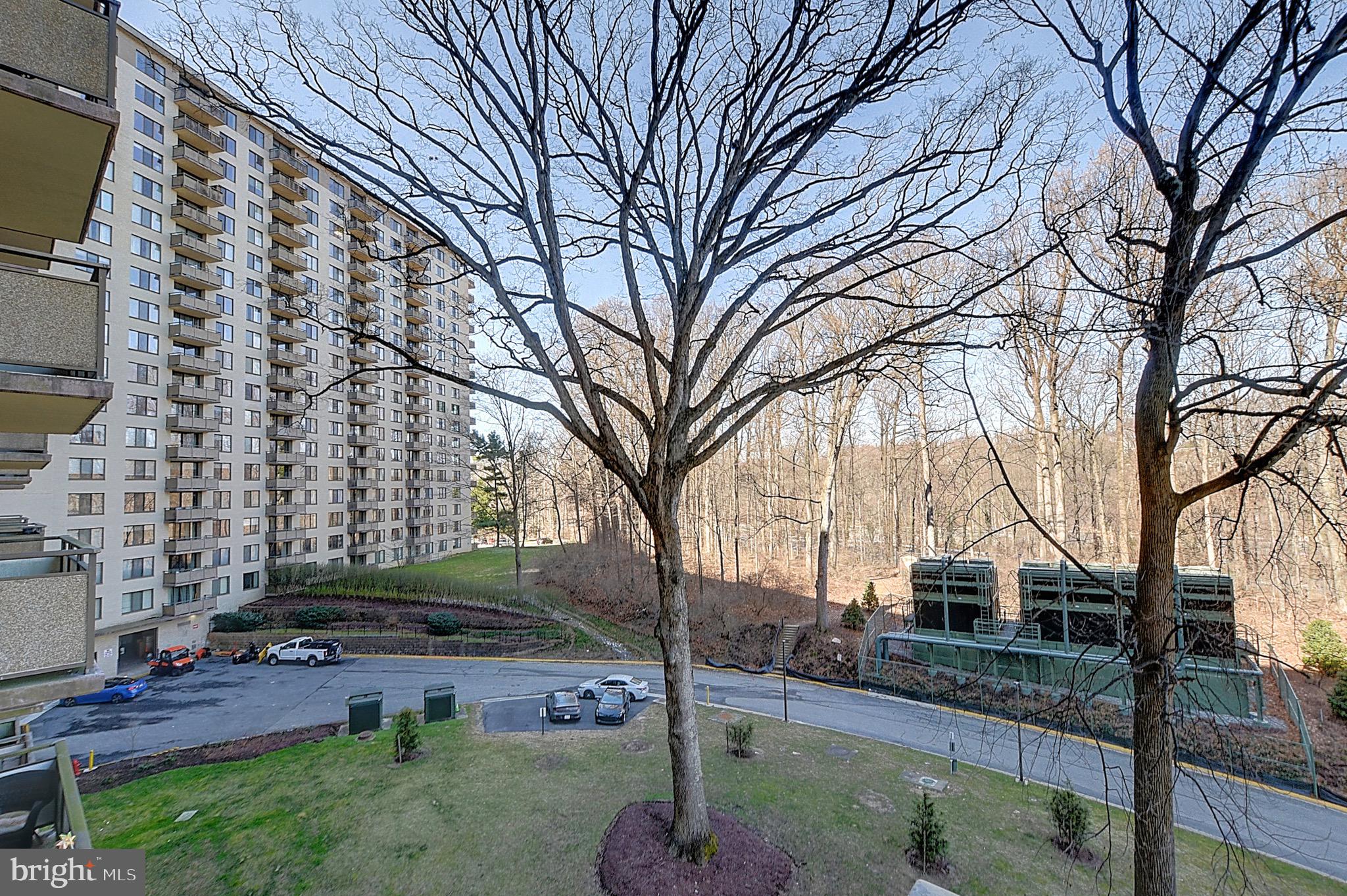 PROMENADE TOWERS - Residential
