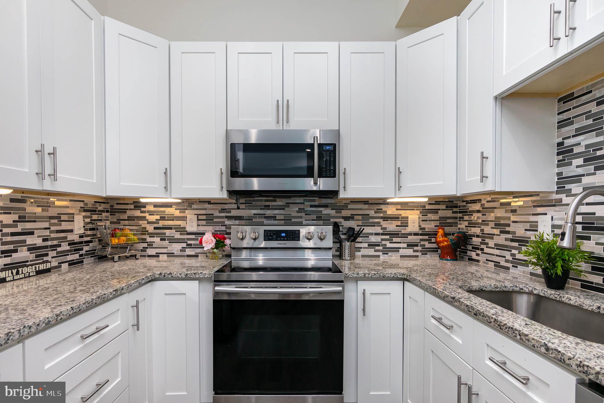 WHITE HALL - Residential