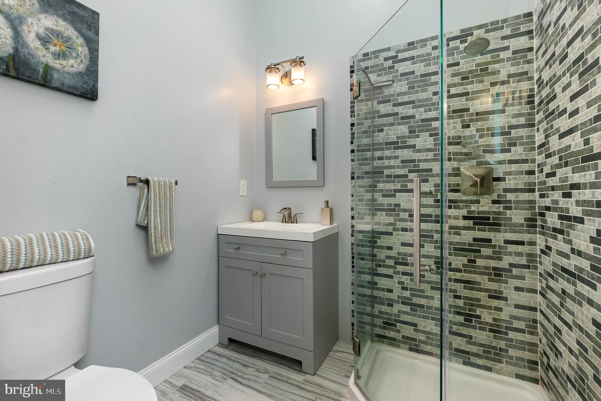 WHITE HALL - Residential