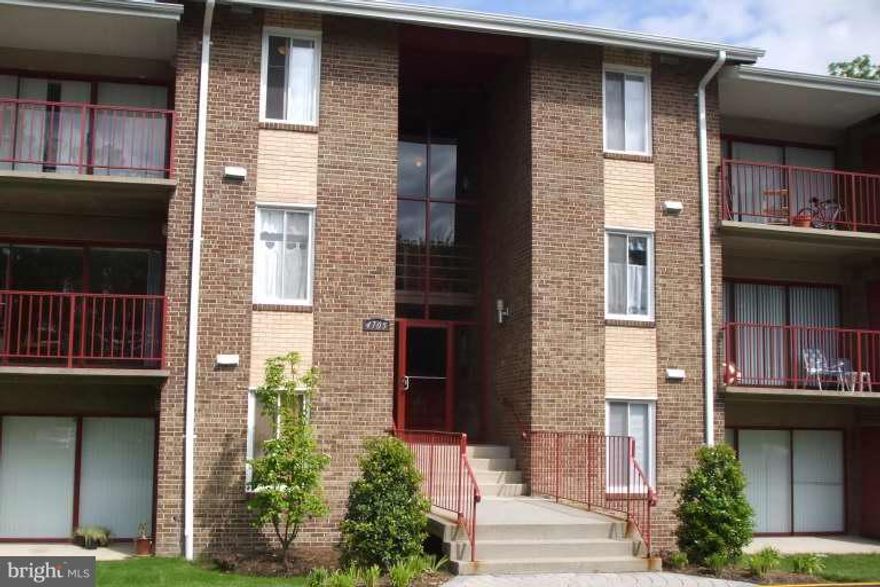 Beautiful 2BR/2BA condo. Berber carpet, granite counters, stackable washer/dryer, and built-in microwave. Master bedroom has walk in closet and full bath. Rent includes 2 parking spaces and a storage unit. Less than 1 mile from the University of Maryland. Close to Metro, 495 & 95. Application fee of $50 per adult.