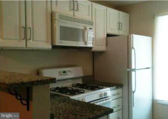 THE OASIS CONDOMINIUMS - Residential Lease