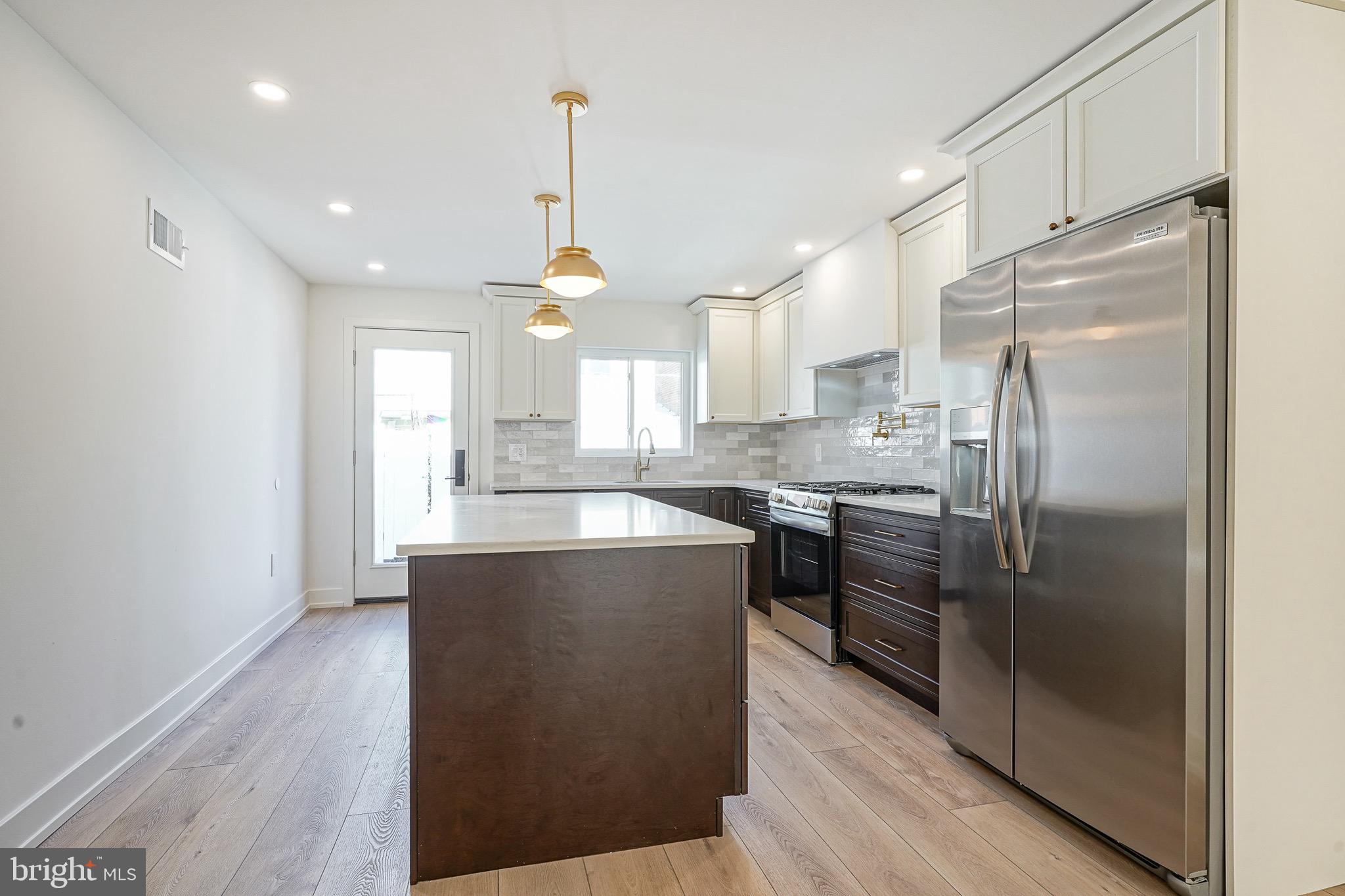 PASSYUNK SQUARE - Residential