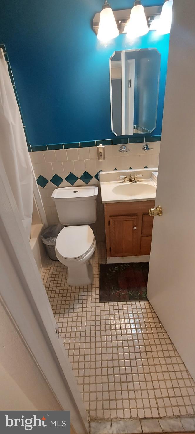 BRINKLEY MANOR - Residential Lease