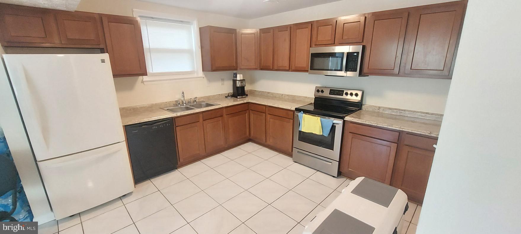 BRINKLEY MANOR - Residential Lease